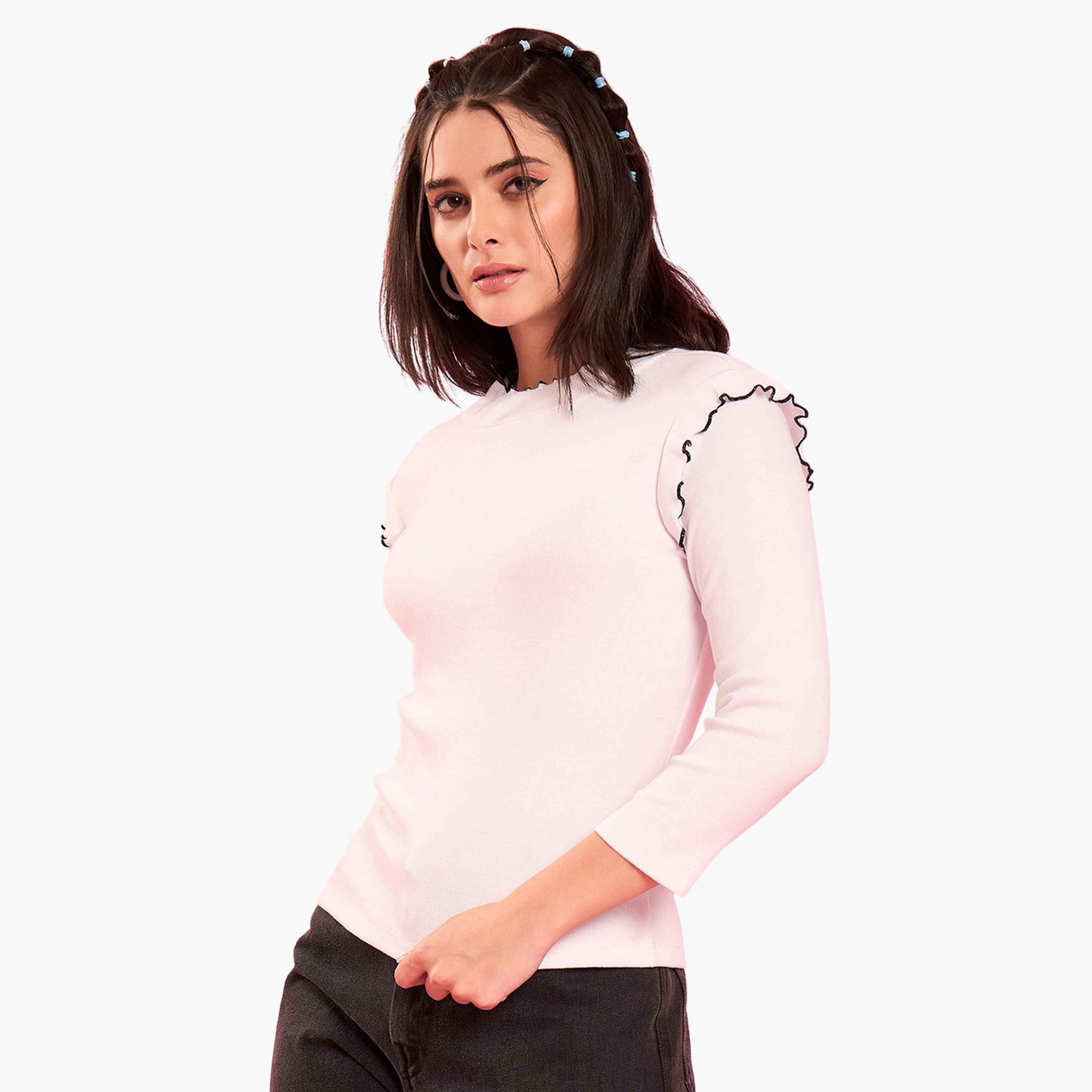 واين ريد × ستايلي - بلوزة بيضاء مضلعة مزينة بكشكشة للنساء-women-clothing-tshirts-image-3
