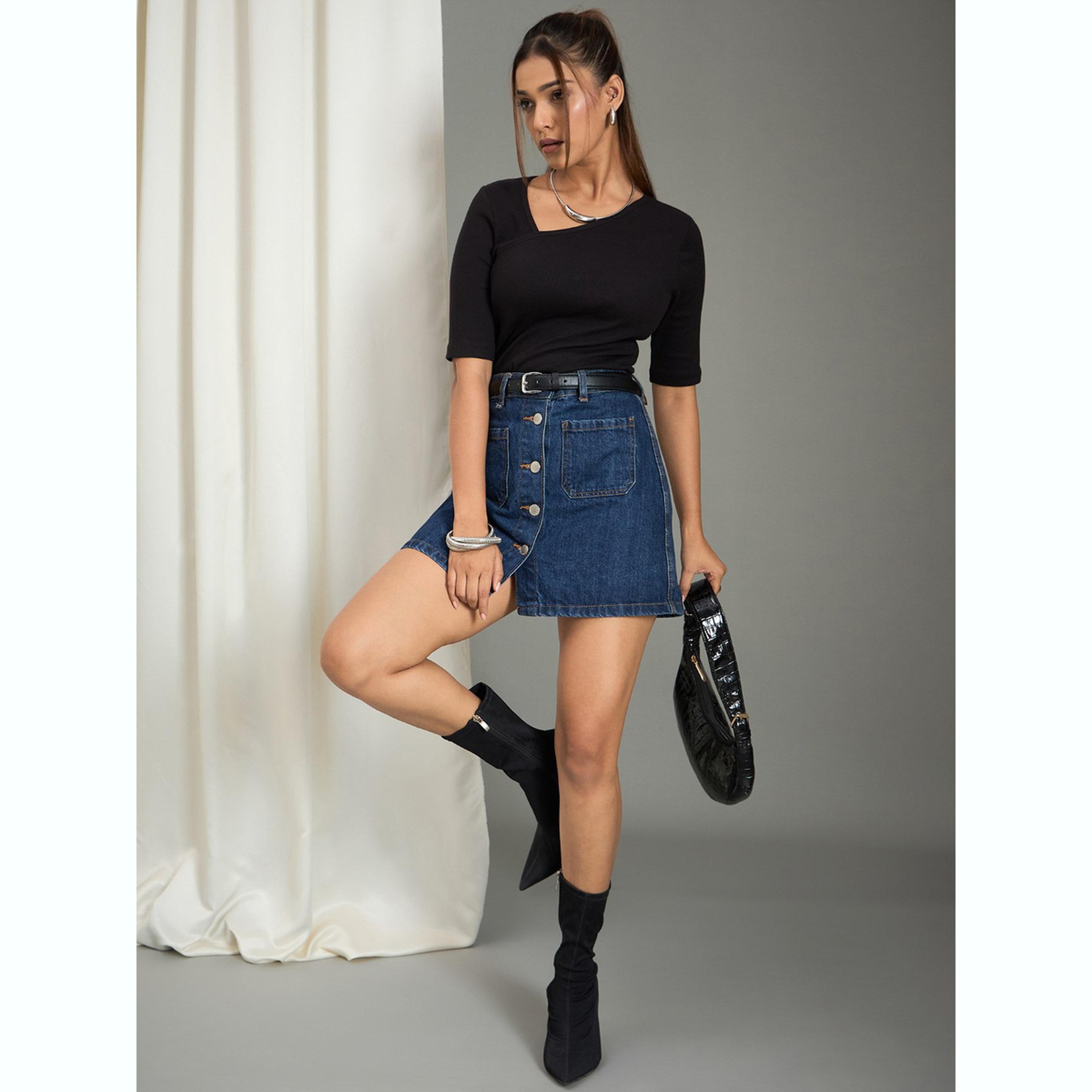 واين ريد × ستايلي - بلوزة سوداء بياقة غير متماثلة ومضلعة للنساء-women-clothing-shirtsandblouses-blouses-image-2