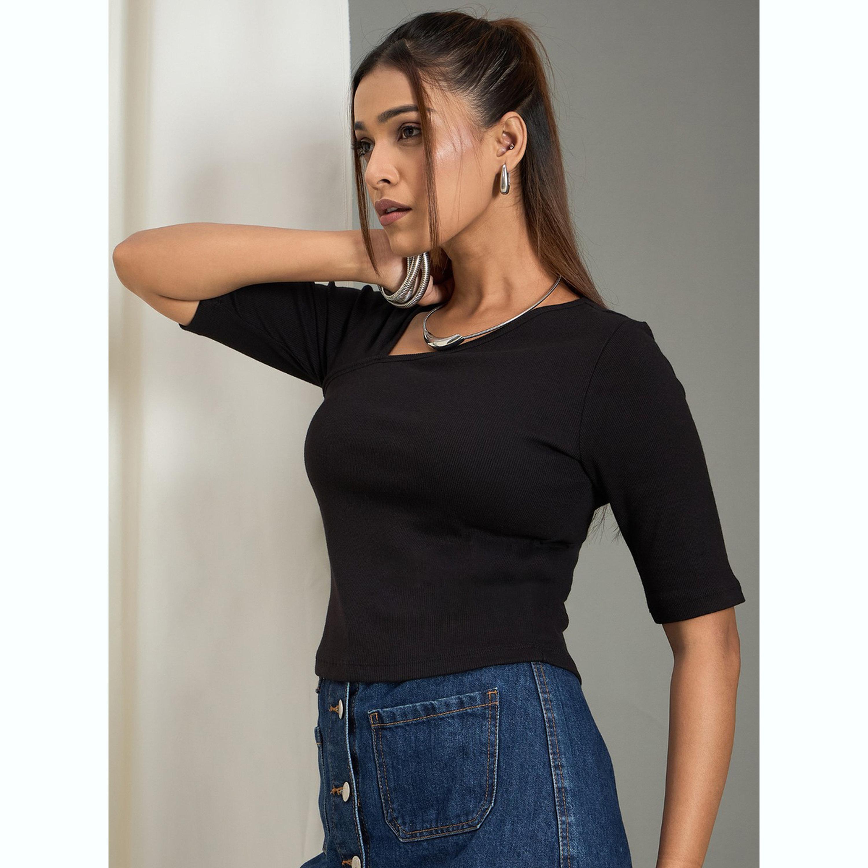 واين ريد × ستايلي - بلوزة سوداء بياقة غير متماثلة ومضلعة للنساء-women-clothing-shirtsandblouses-blouses-image-4