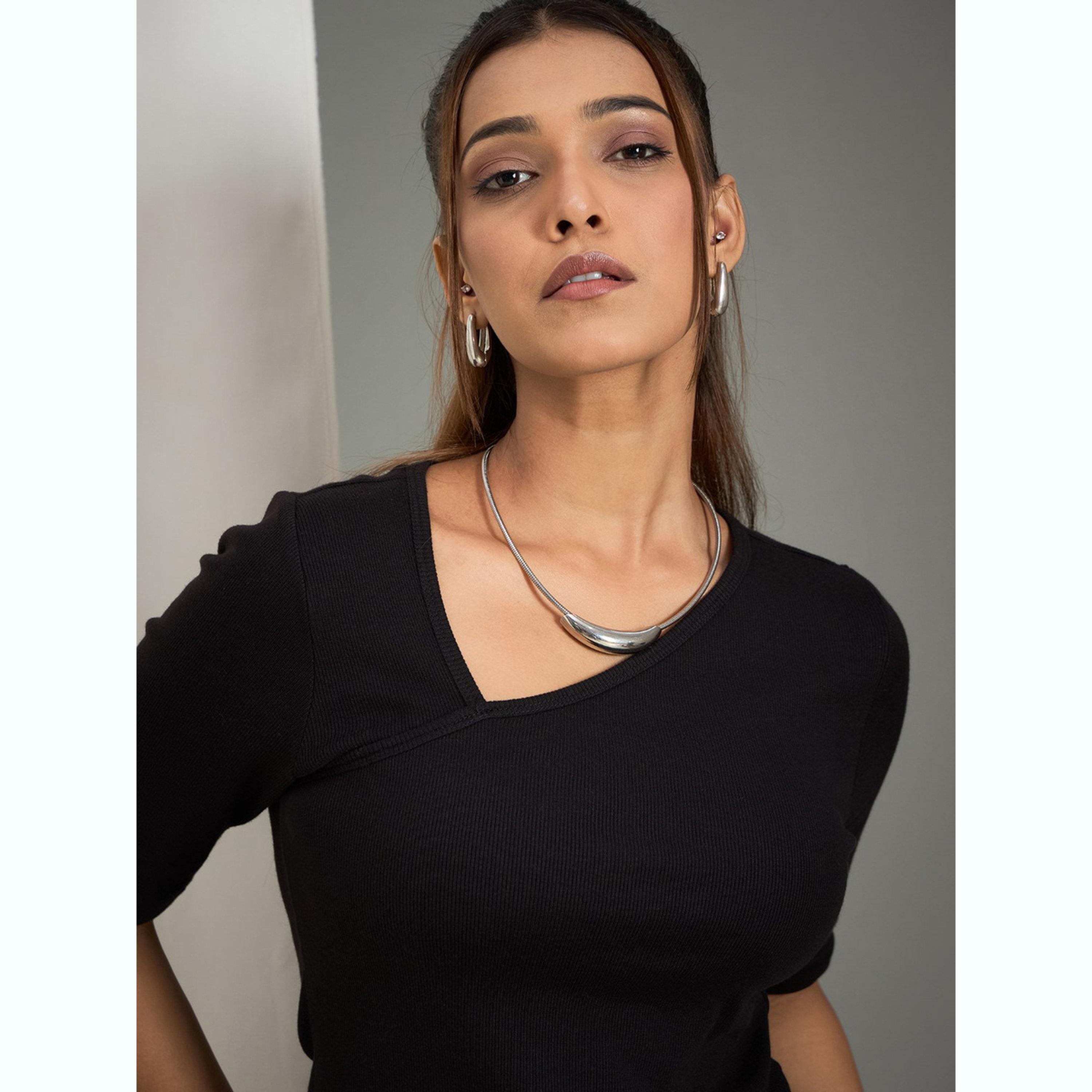 واين ريد × ستايلي - بلوزة سوداء بياقة غير متماثلة ومضلعة للنساء-women-clothing-shirtsandblouses-blouses-image-6