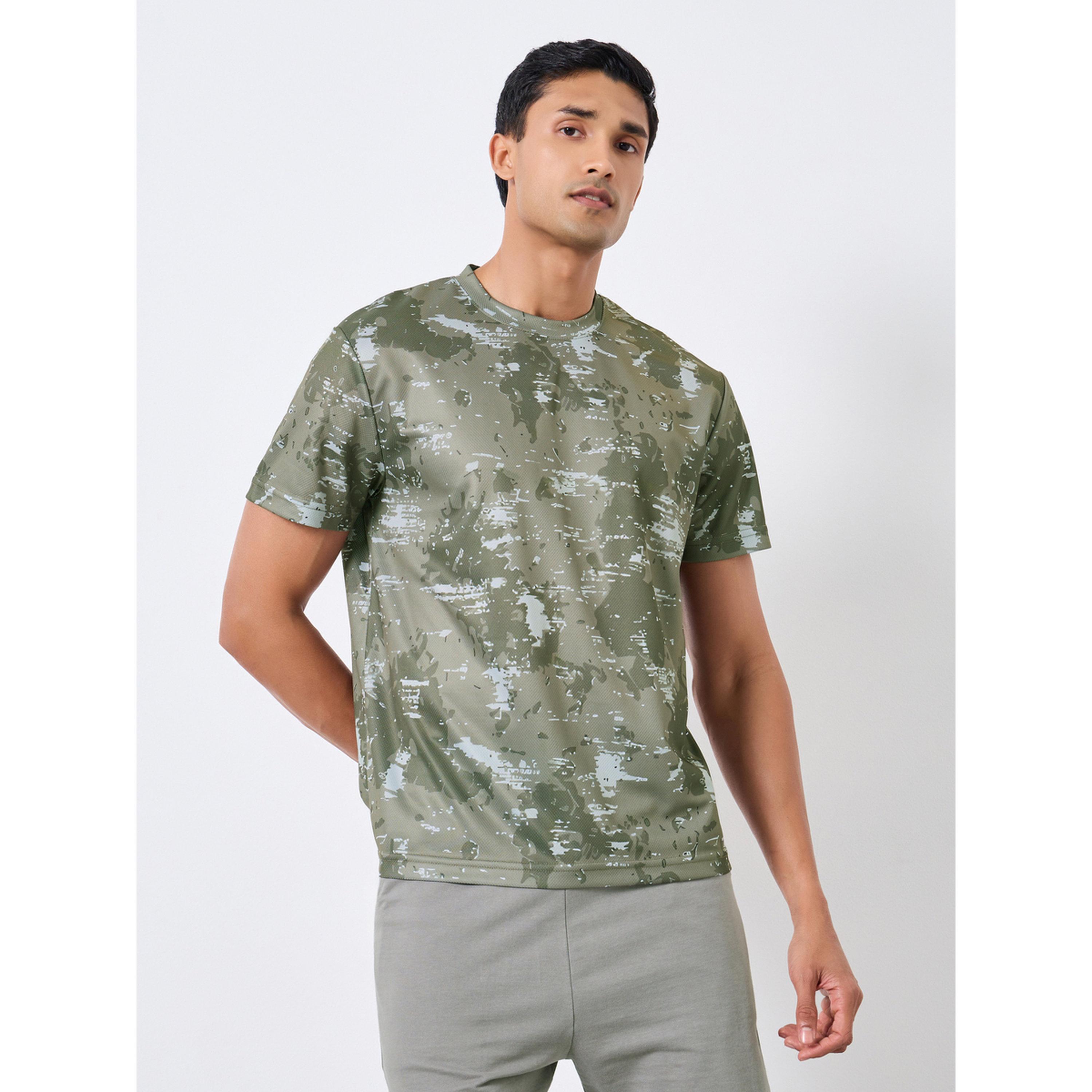 تيشيرت رياضي بطبعة مموهة وقصة مريحة-men-clothing-sportswearandactivewear-tshirtsandpolos-image-1