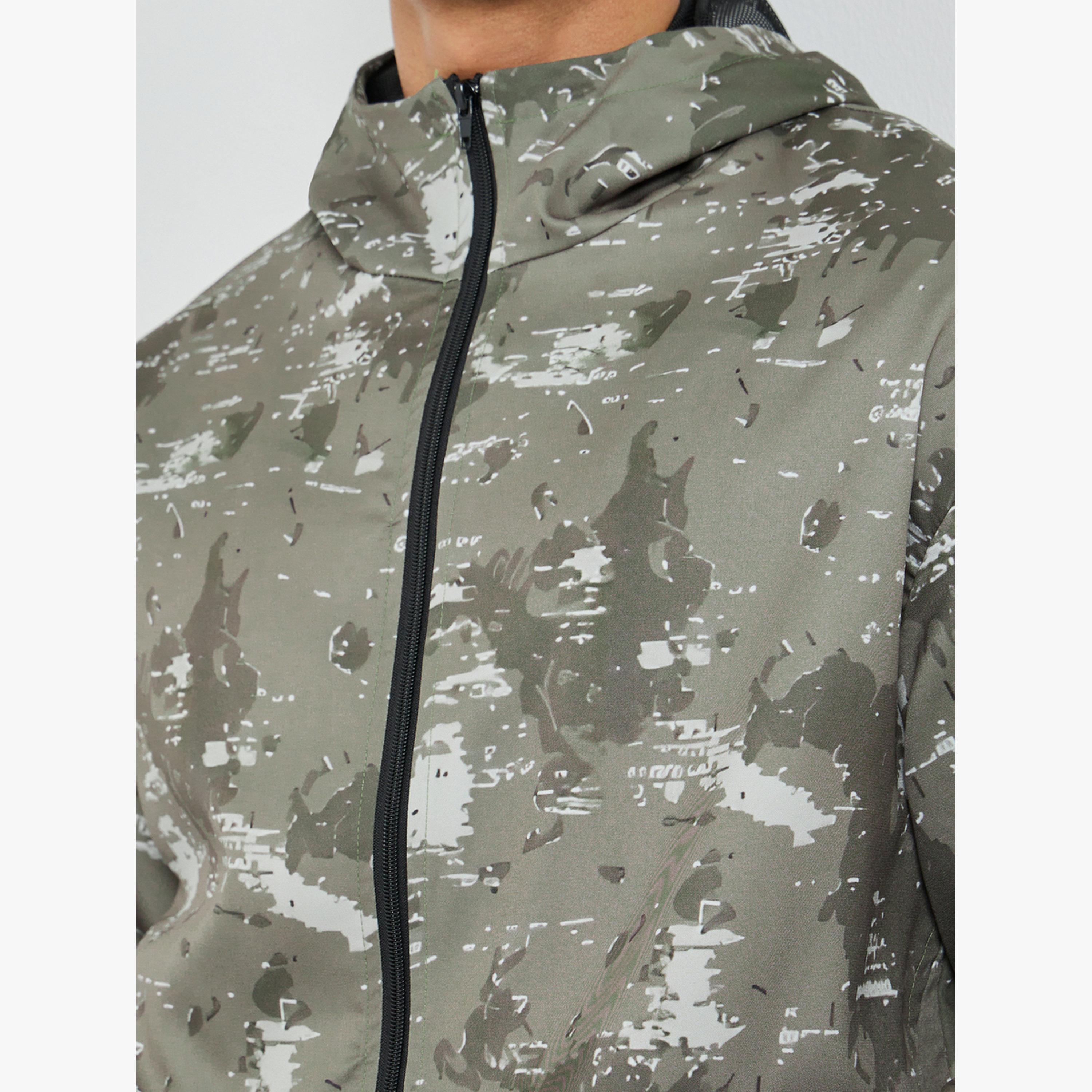 جاكيت بغطاء رأس بطبعة مموهة-men-clothing-sportswearandactivewear-hoodiesandsweatshirts-image-5