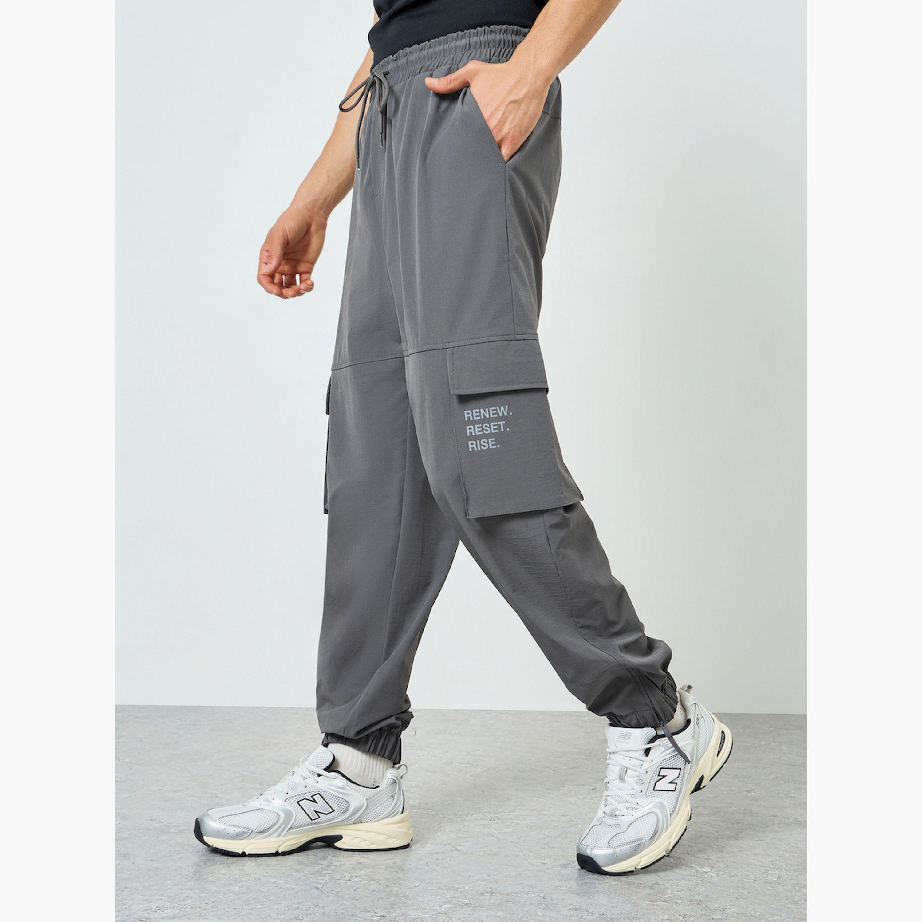 بنطال رياضي رجالي كارجو قصة مريحة-men-clothing-sportswearandactivewear-bottoms-joggers-image-1