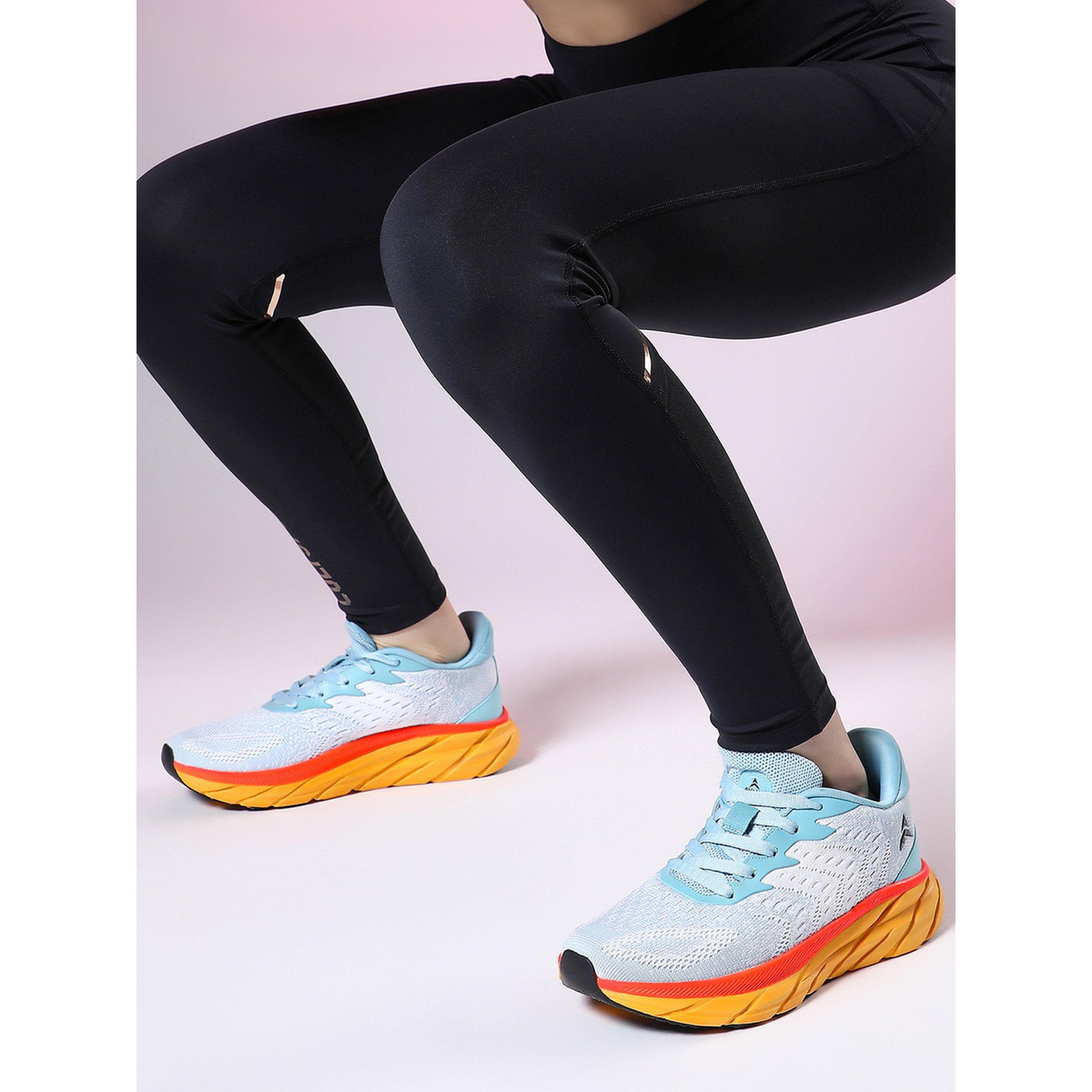 حذاء جري بتفاصيل جاكار-women-shoes-sneakers-image-5