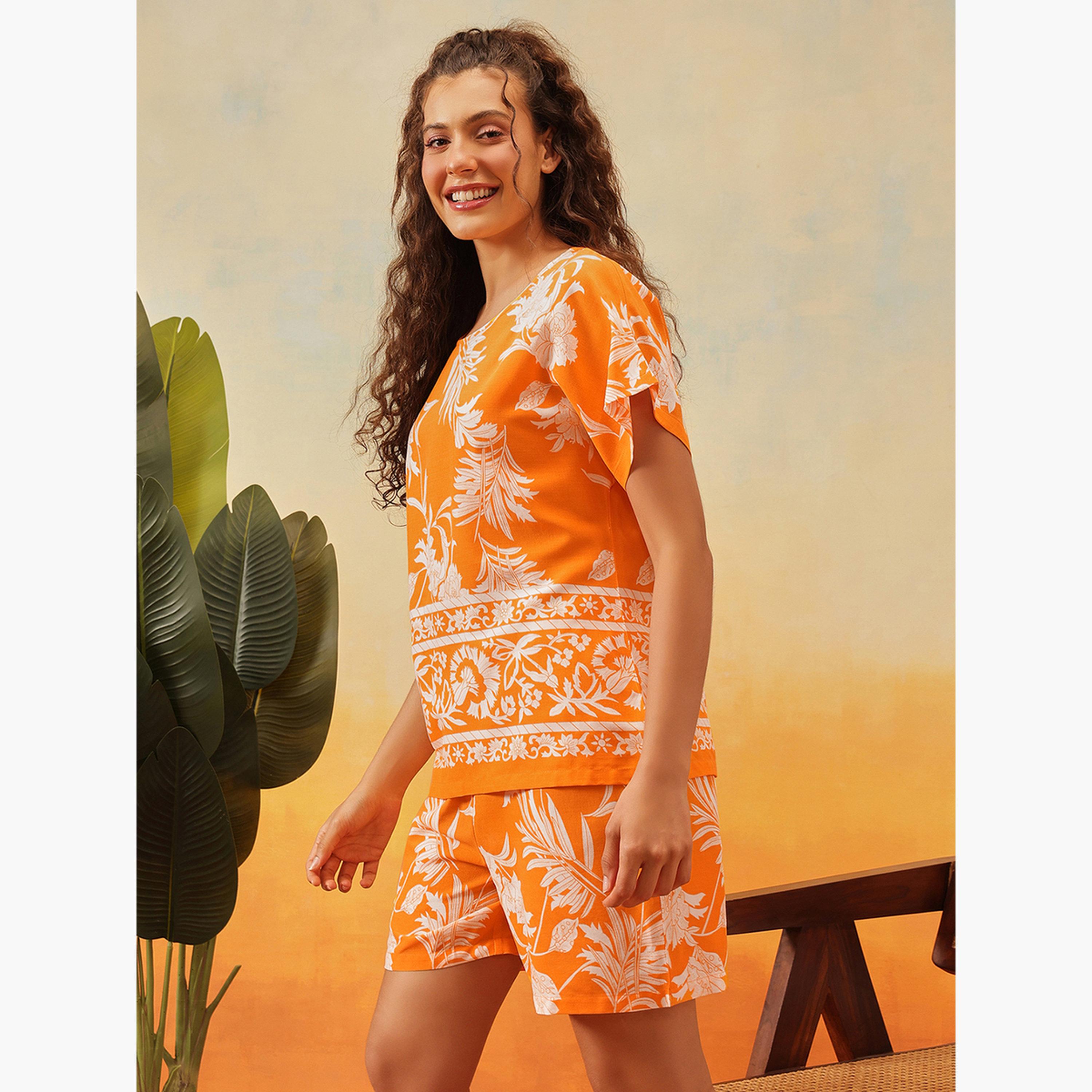 كلوفيا - طقم بلوزة وشورت بطبعة أوراق الشجر الزهرية من الرايون-women-clothing-nightwear-pyjamas-shortsets-image-2
