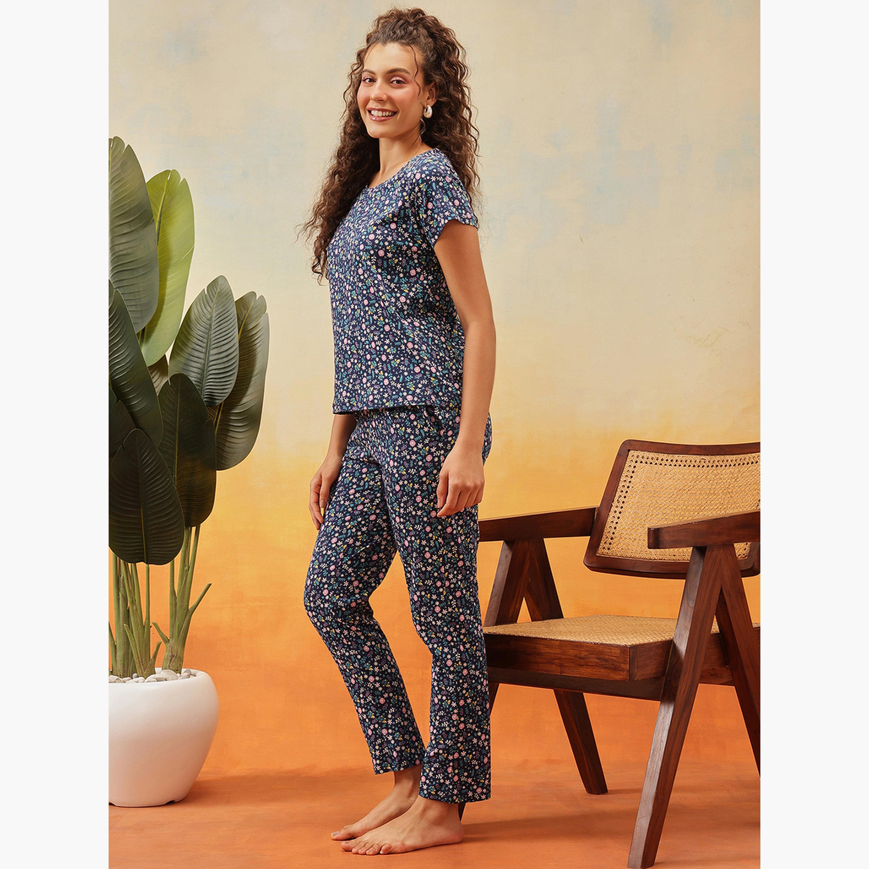 كلوفيا - بيجاما تي شيرت من القطن بطبعة زهور-women-clothing-nightwear-pyjamas-longsets-image-4