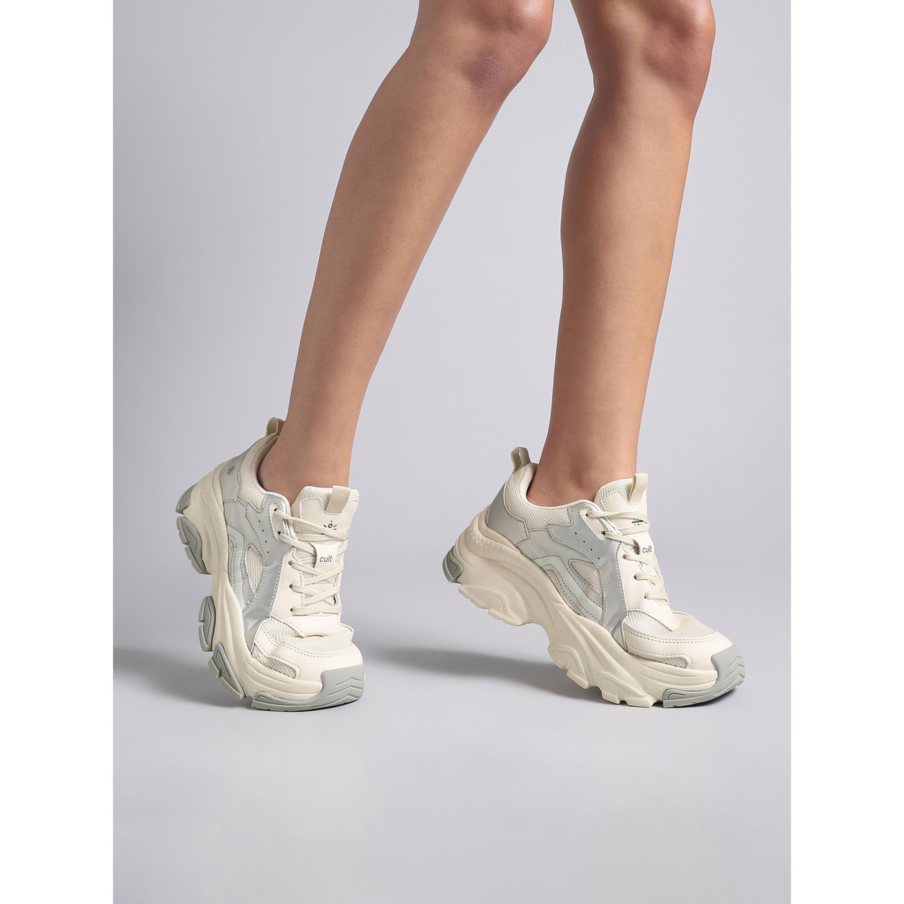 سنيكرز لونا نسائي أوف وايت وفضي-women-shoes-sneakers-image-2