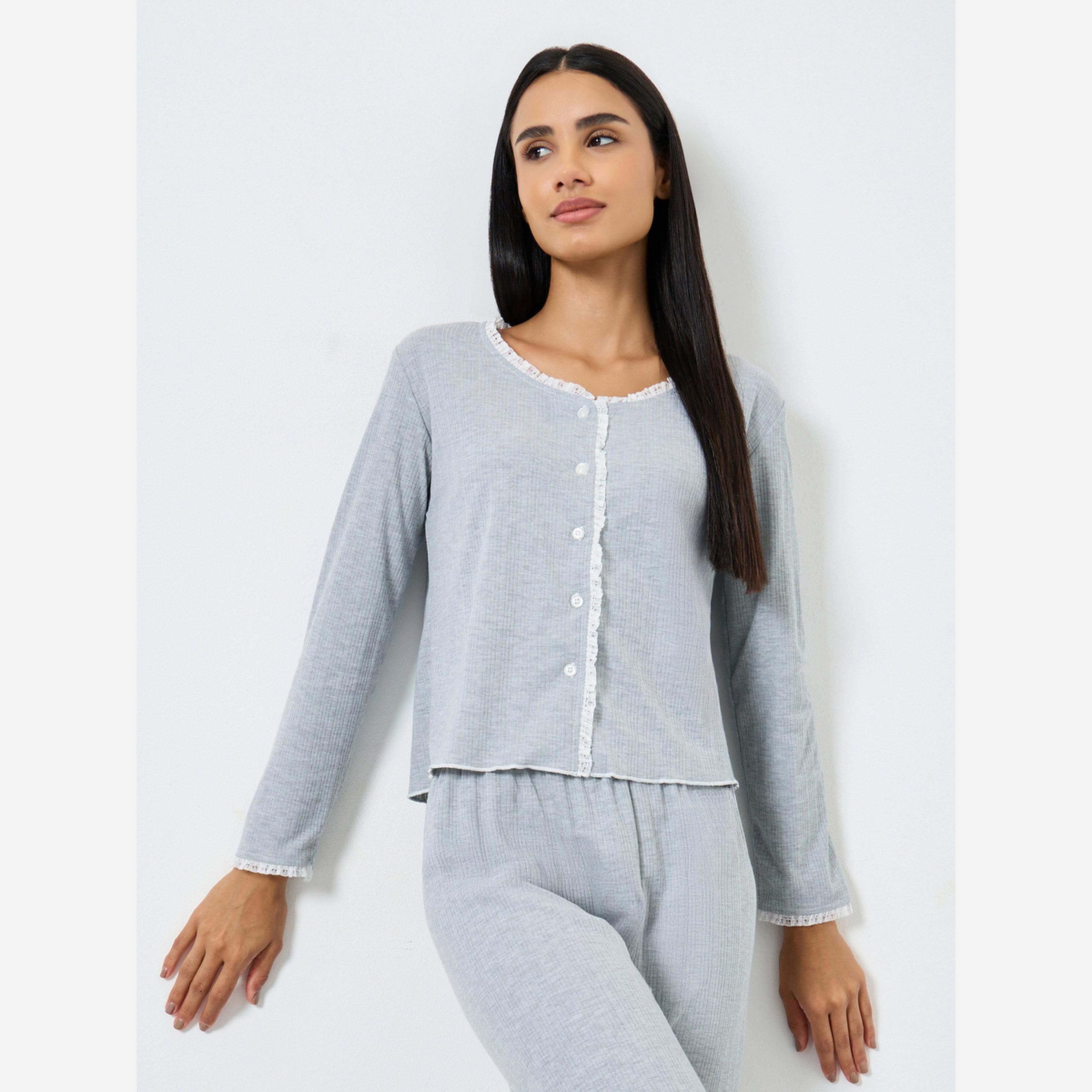 ستايلي - بيجاما 3 قطع -لوزة داخلية مع كشكشة أمامية وتفاصيل دانتيل، قميص وشورت-women-clothing-nightwear-pyjamas-longsets-image-6