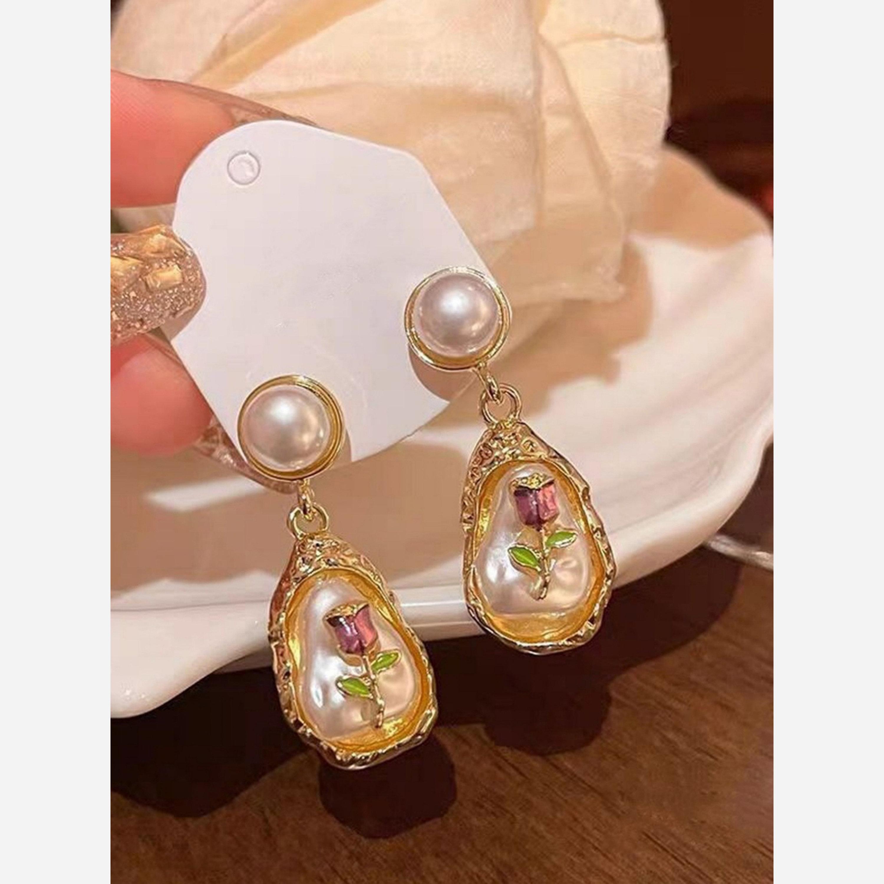 تيك تو - أقراط متدلية على شكل زهرة ثلاثية الأبعاد من اللؤلؤ الصناعي-women-watchesandjewellery-jewellery-earrings-image-2