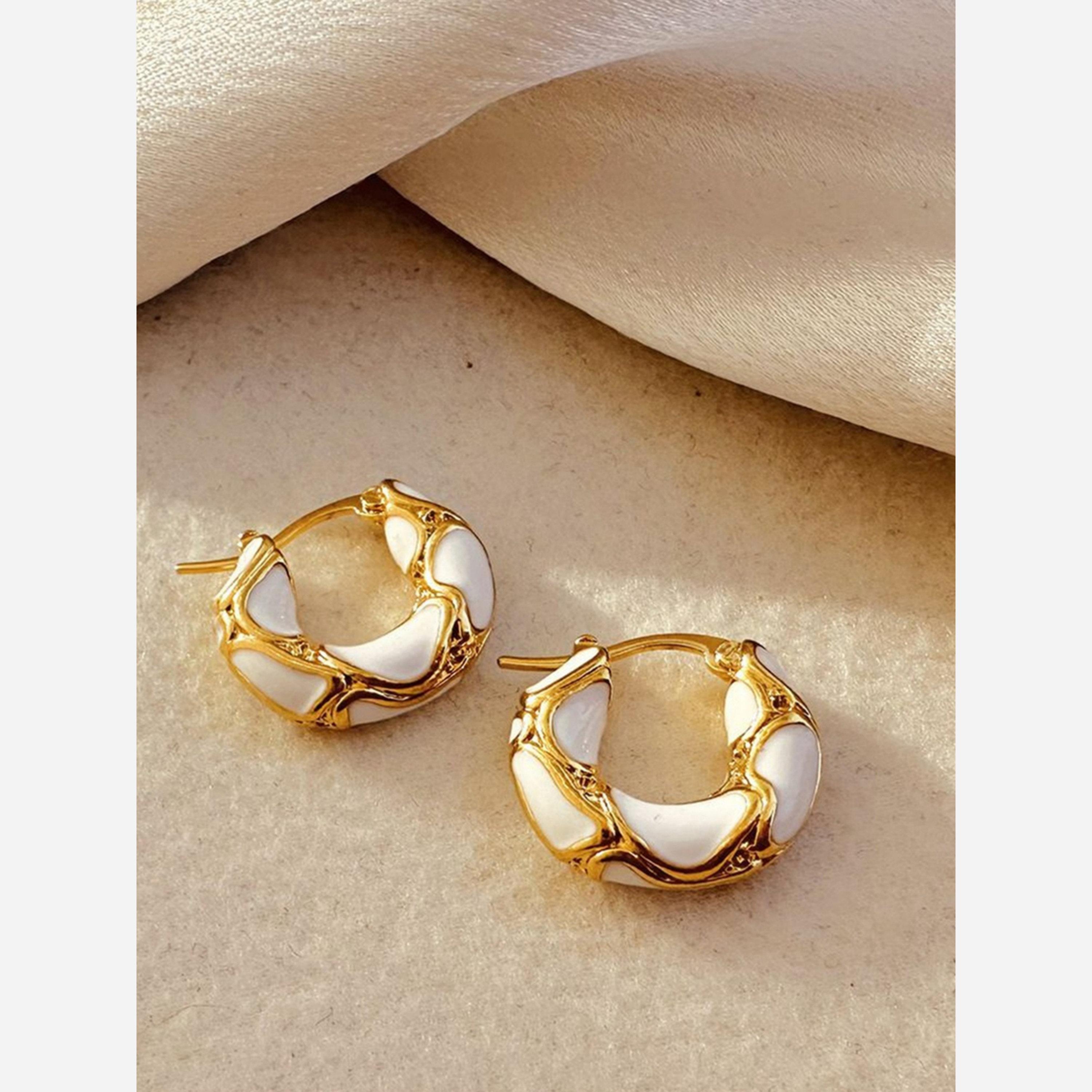 تيك تو - حلقات أذن مزخرفة بلون وملمس مميز-women-watchesandjewellery-jewellery-earrings-image-3