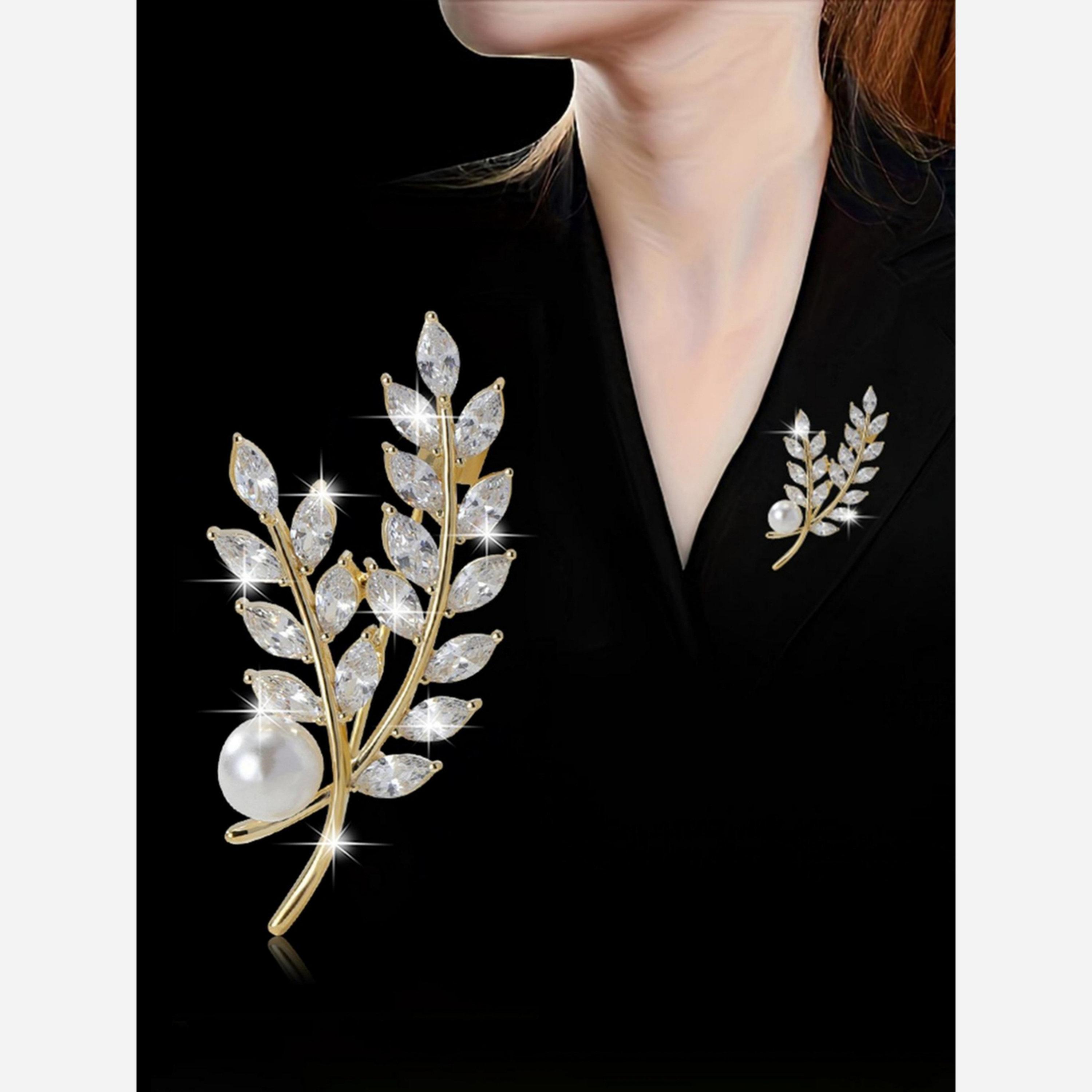 تيك تو - بروش من الزجاج الكريستالي واللؤلؤ الصناعي على شكل قمح-women-watchesandjewellery-jewellery-brooches-image-2