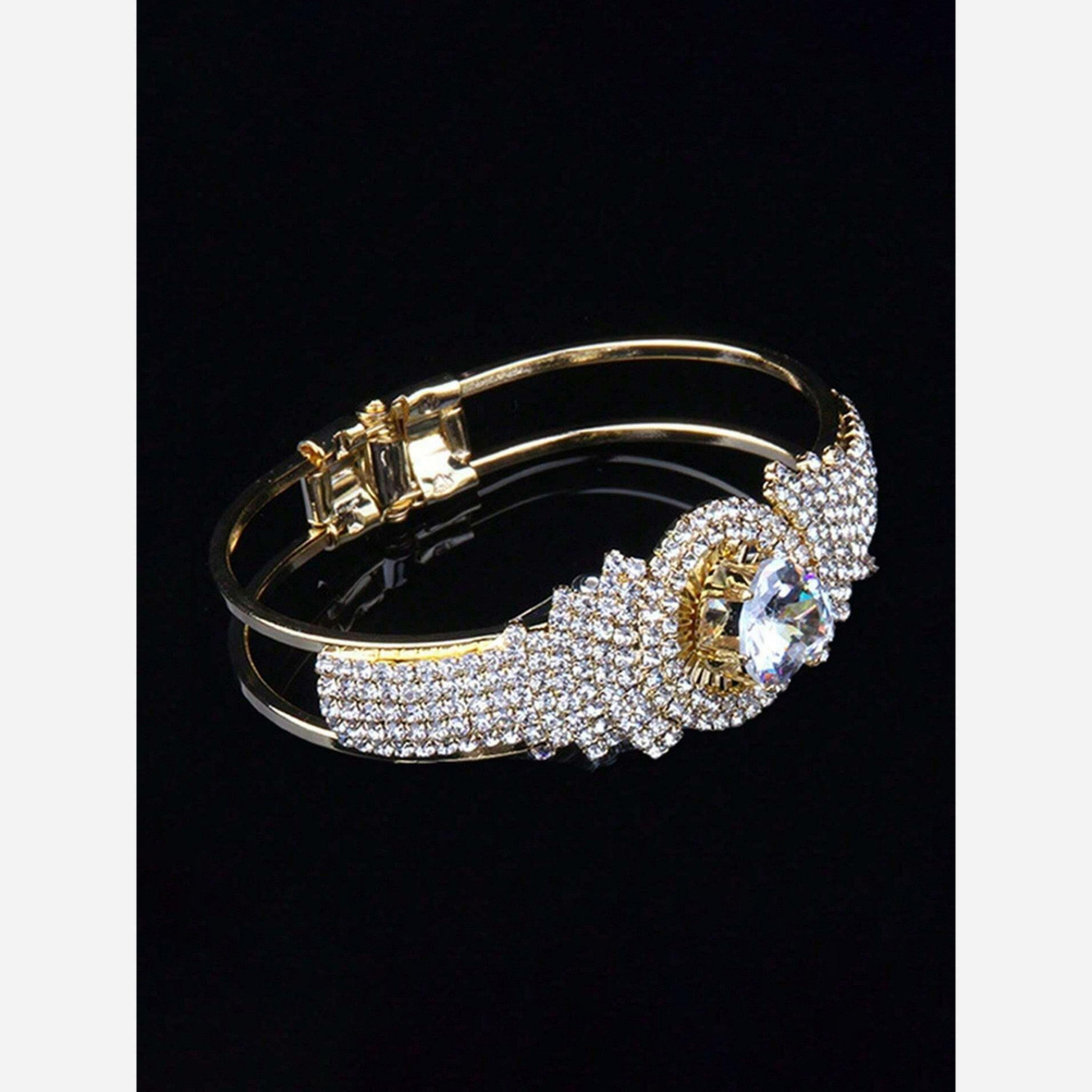 تيك تو - سوار مرصع بأحجار الراين-women-watchesandjewellery-jewellery-banglesandbracelets-image-5