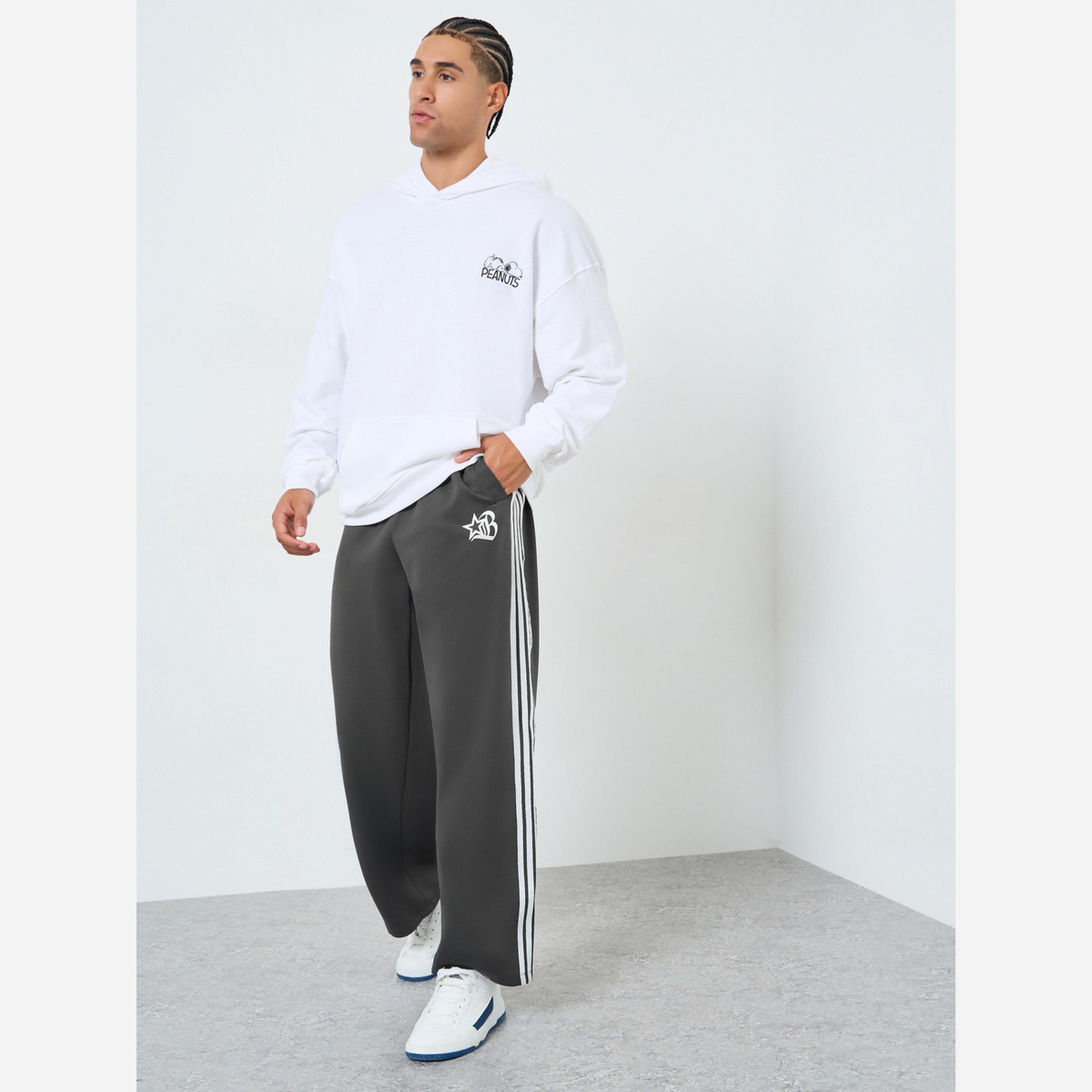 تيك تو - بنطال رياضي رجالي لون رمادي بخطوط جانبية-men-clothing-bottoms-trousersandchinos-trousers-image-2