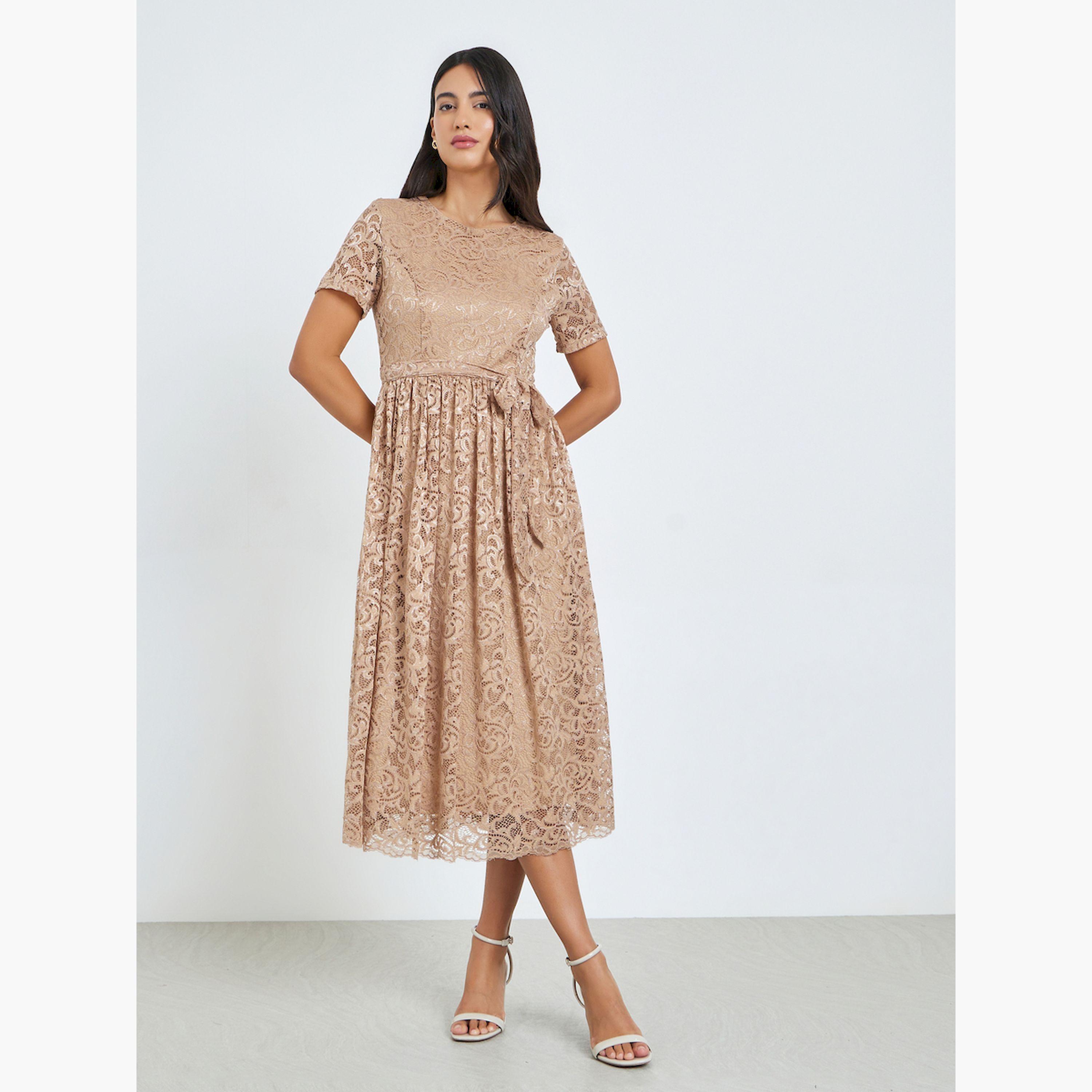 فستان ميدي بحافة واسعة وتفاصيل دانتيل-women-clothing-dresses-image-3