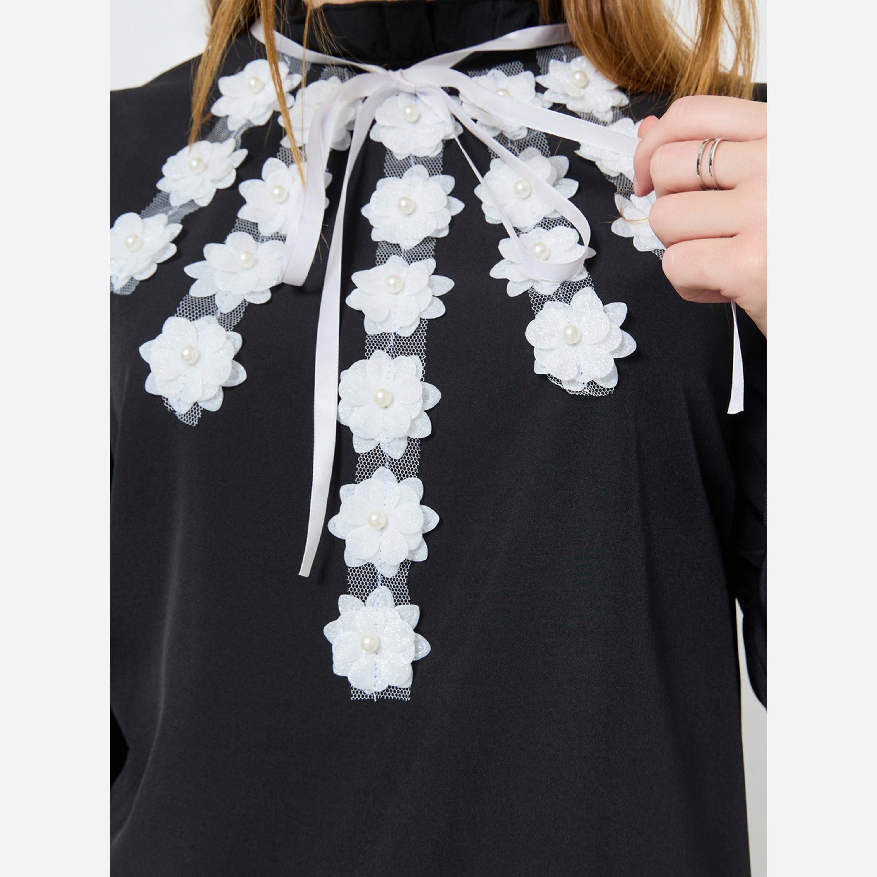 تيك تو - بلوزة للنساء لون أسود مطرزة بتفاصيل زهرية-women-clothing-shirtsandblouses-blouses-image-5