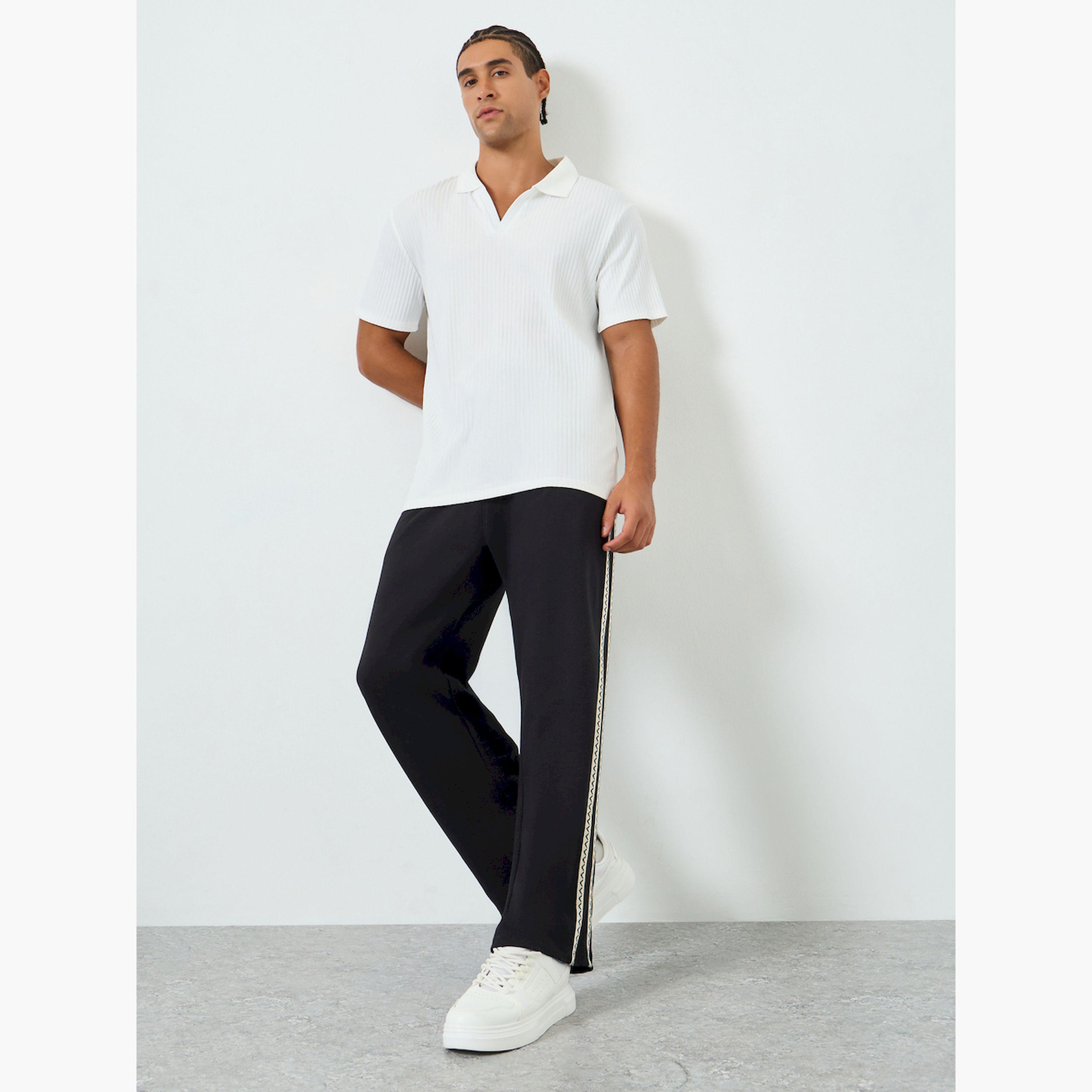 جوغر بقصة واسعة وشريط جانبي بنمط متعرج-men-clothing-bottoms-joggers-image-2
