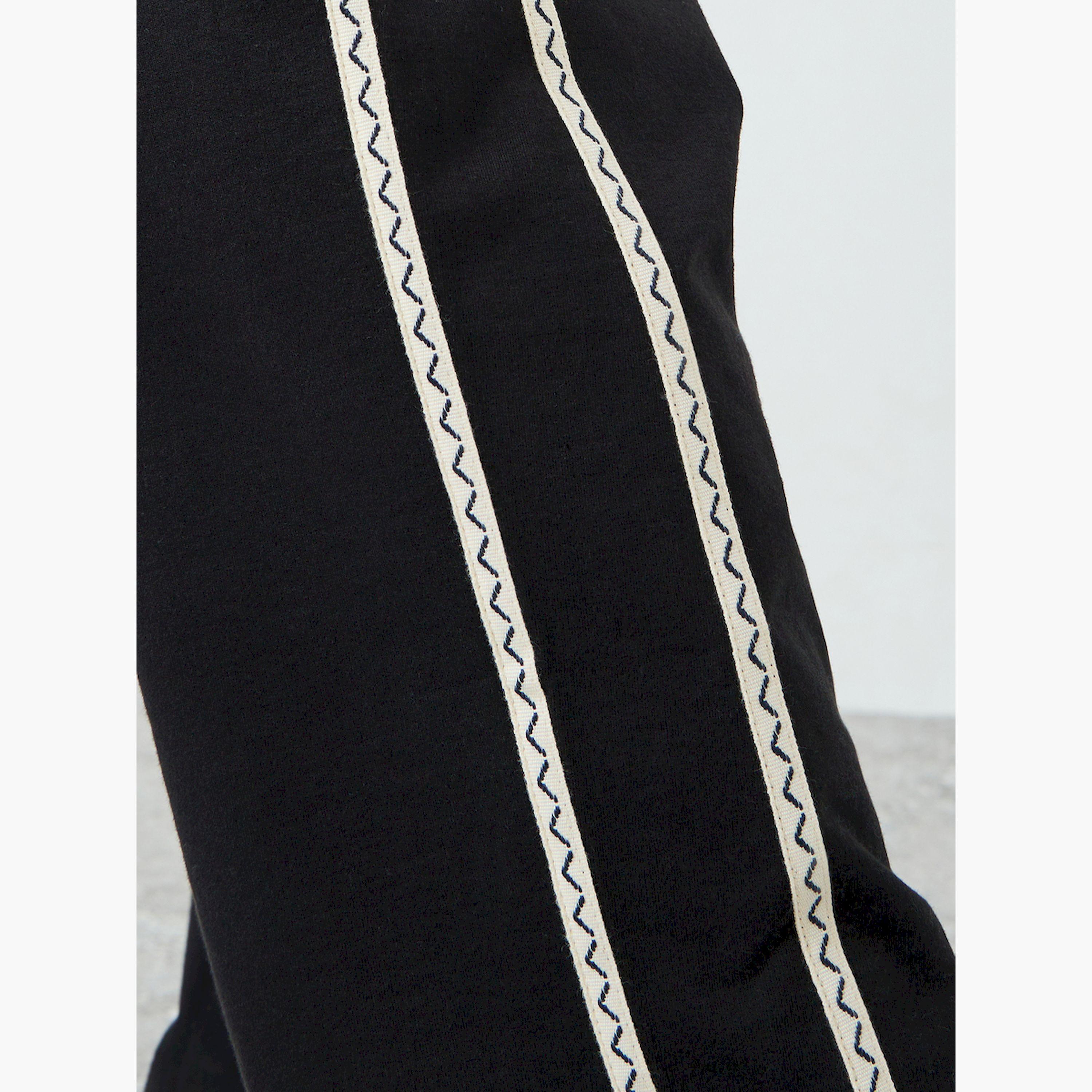 جوغر بقصة واسعة وشريط جانبي بنمط متعرج-men-clothing-bottoms-joggers-image-4