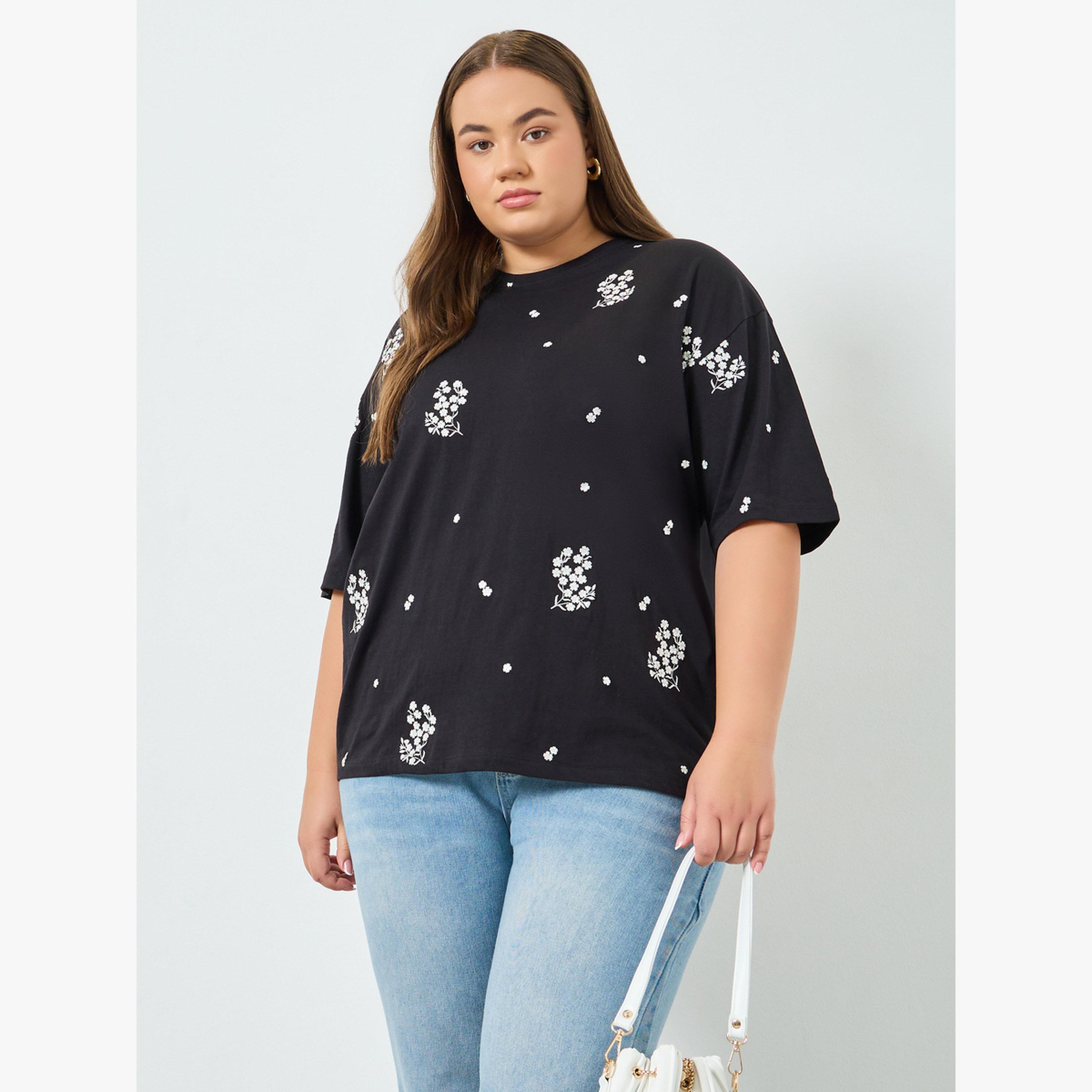 Styli Plus Size Black Floral Embroidered T-Shirt-women-clothing-tshirts-image-1