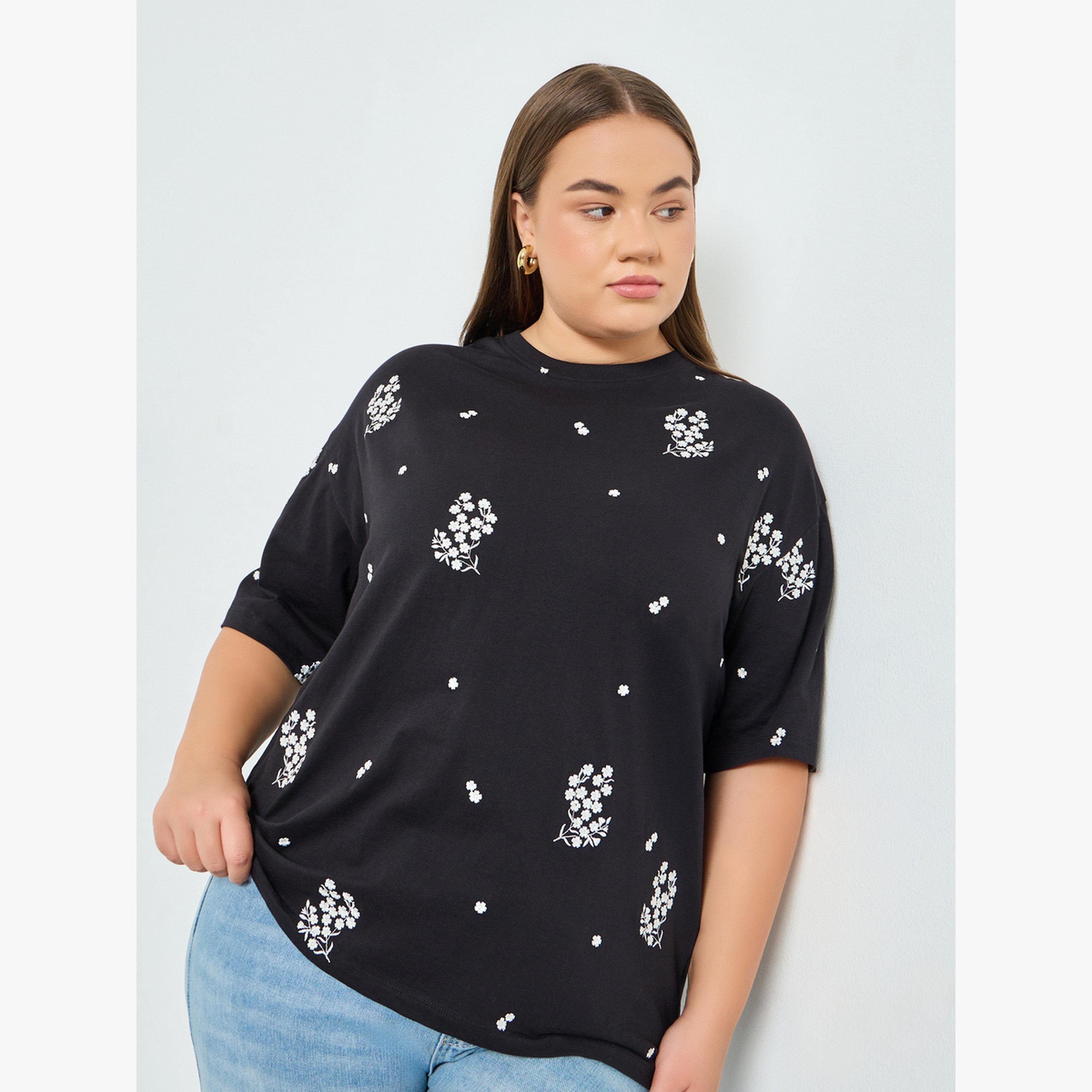 Styli Plus Size Black Floral Embroidered T-Shirt-women-clothing-tshirts-image-3
