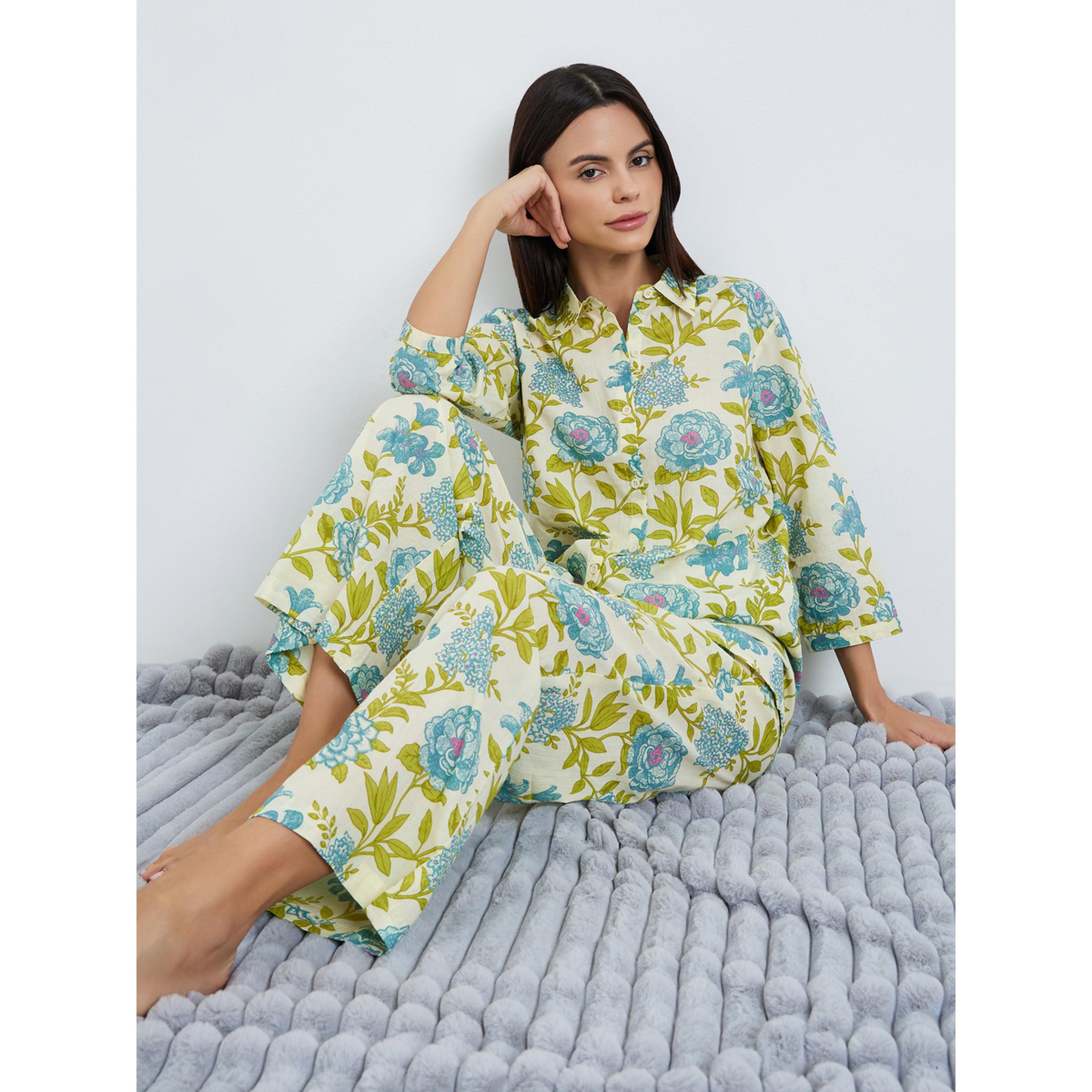 طقم بيجاما من قميص قطن وبنطال واسع بطبعة زهور-women-clothing-nightwear-pyjamas-longsets-image-2