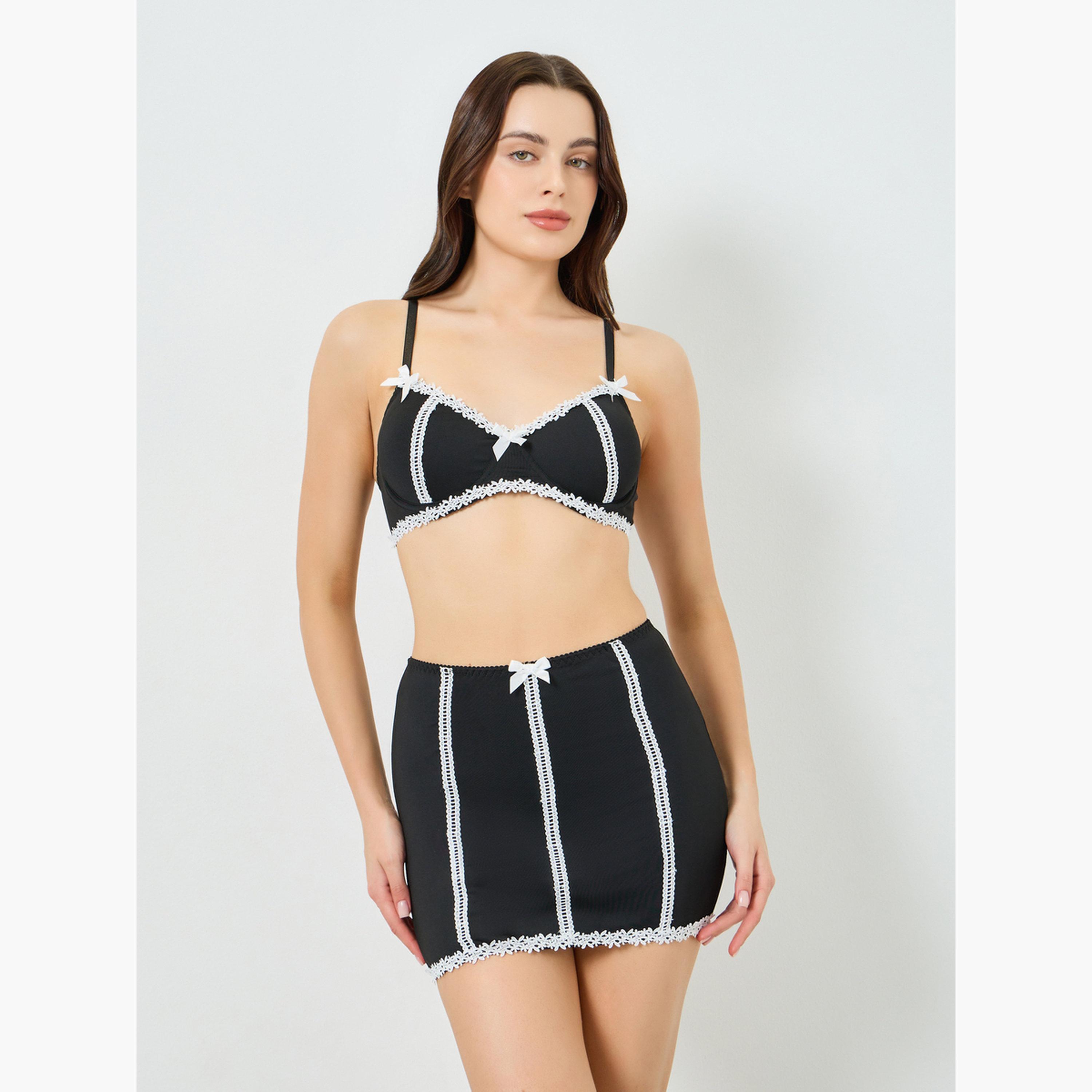 عبوة من قطعتين طقم حمالة صدر بدون سلك وتفاصيل فيونكة وتنورة-women-clothing-lingerie-lingeriesets-image-1