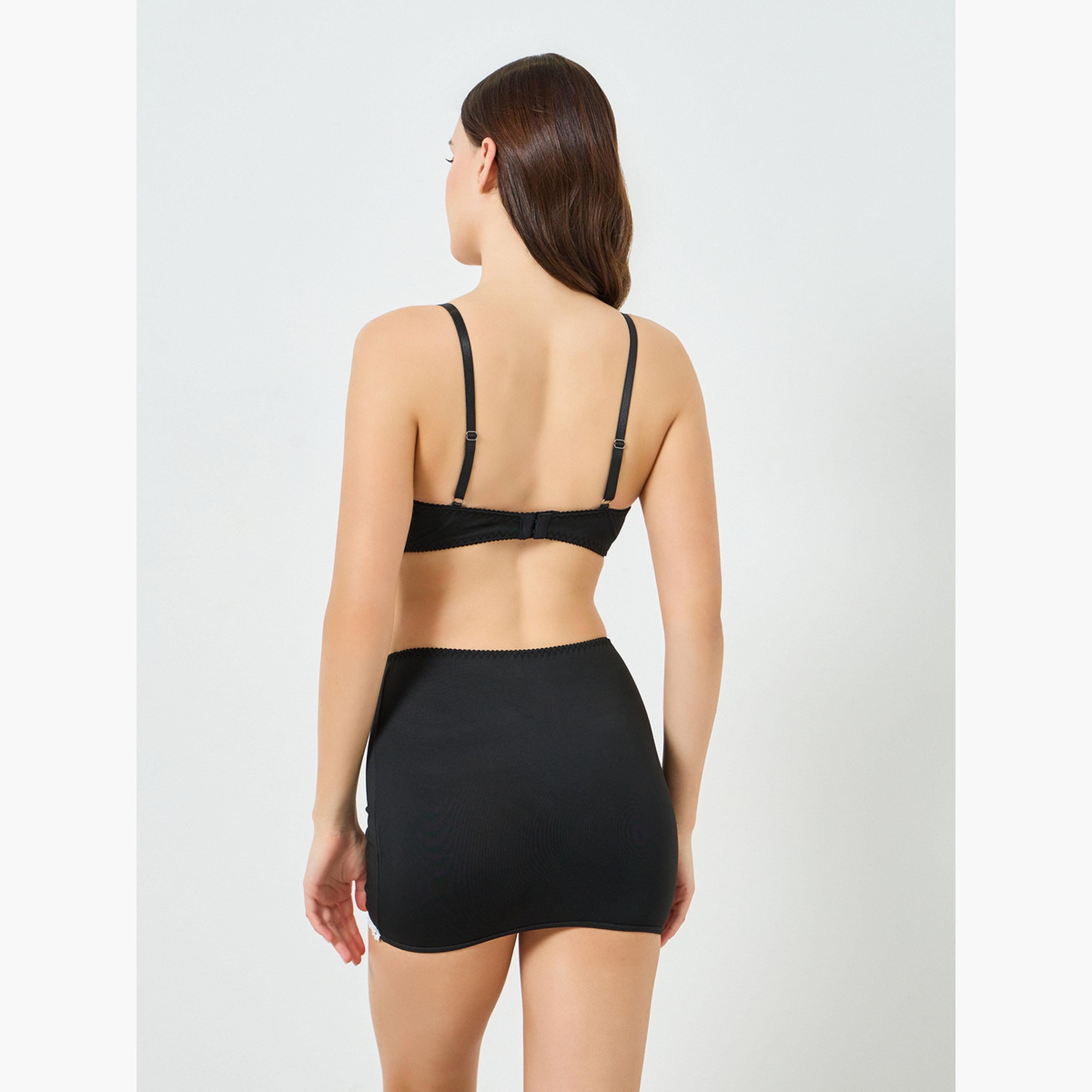 عبوة من قطعتين طقم حمالة صدر بدون سلك وتفاصيل فيونكة وتنورة-women-clothing-lingerie-lingeriesets-image-6