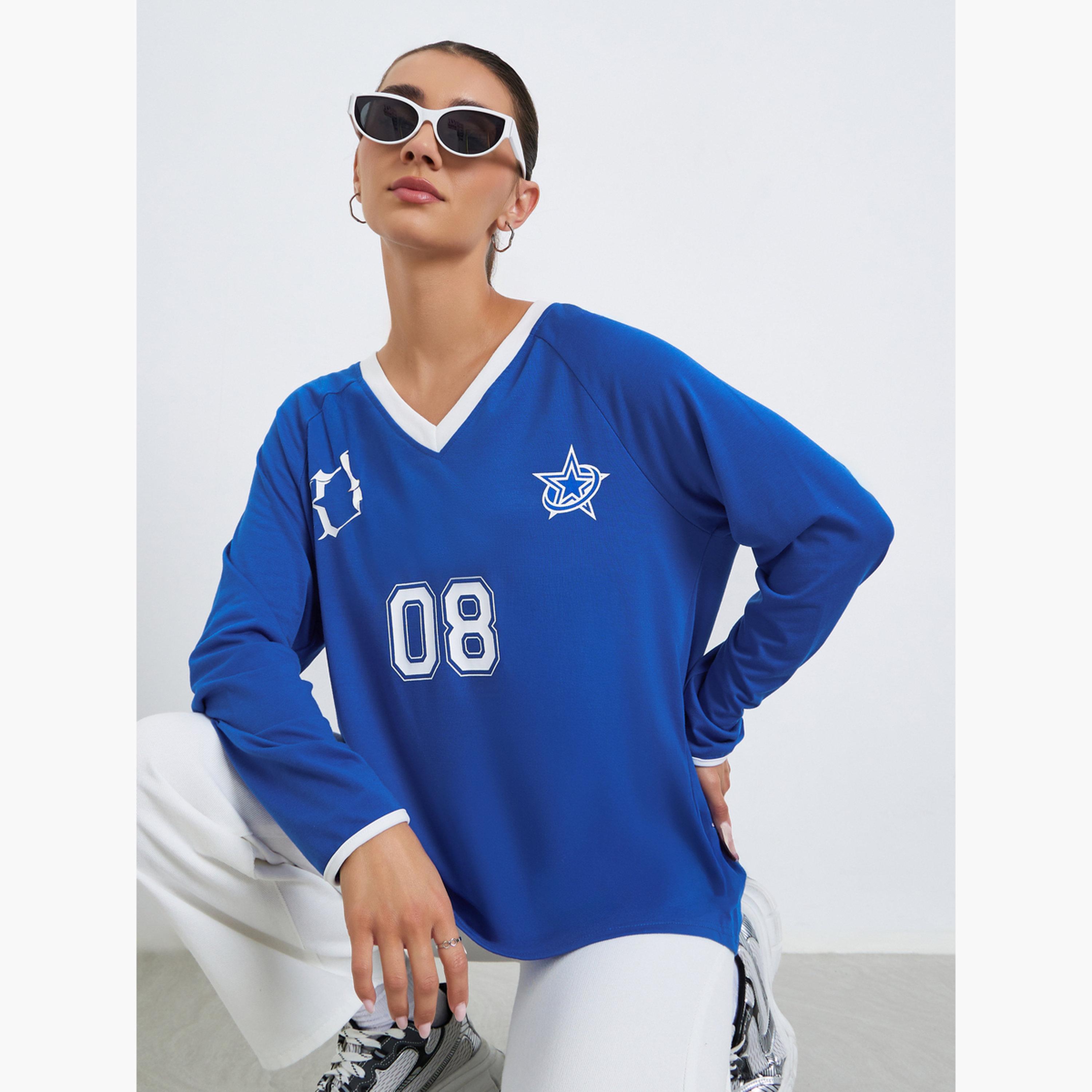 تيشيرت بأكمام ريجلان وطبعة جرافيك-women-clothing-tshirts-image-3