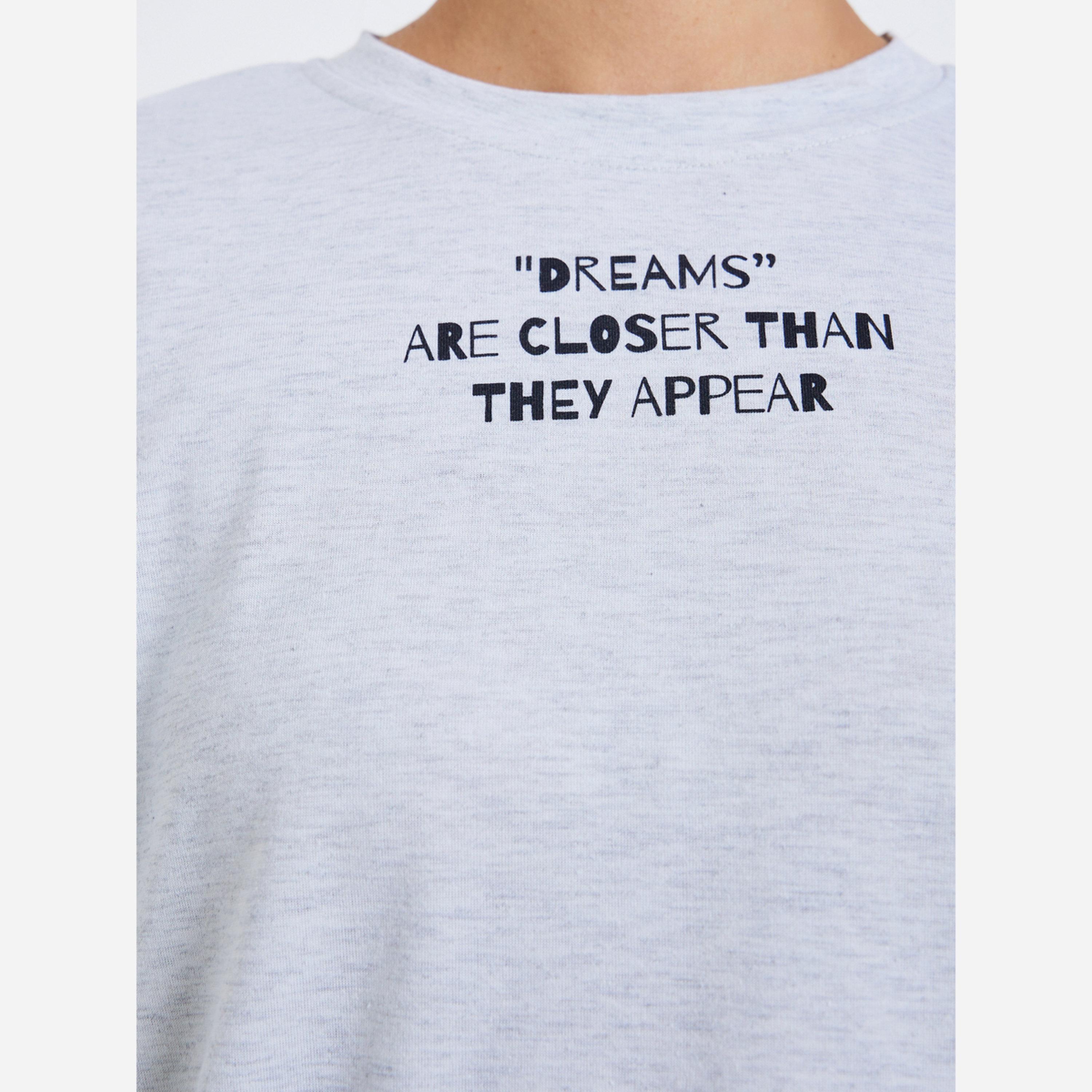 ستايلي - تيشيرت نسائي قصة عادية طبعة شعار-women-clothing-tshirts-image-4