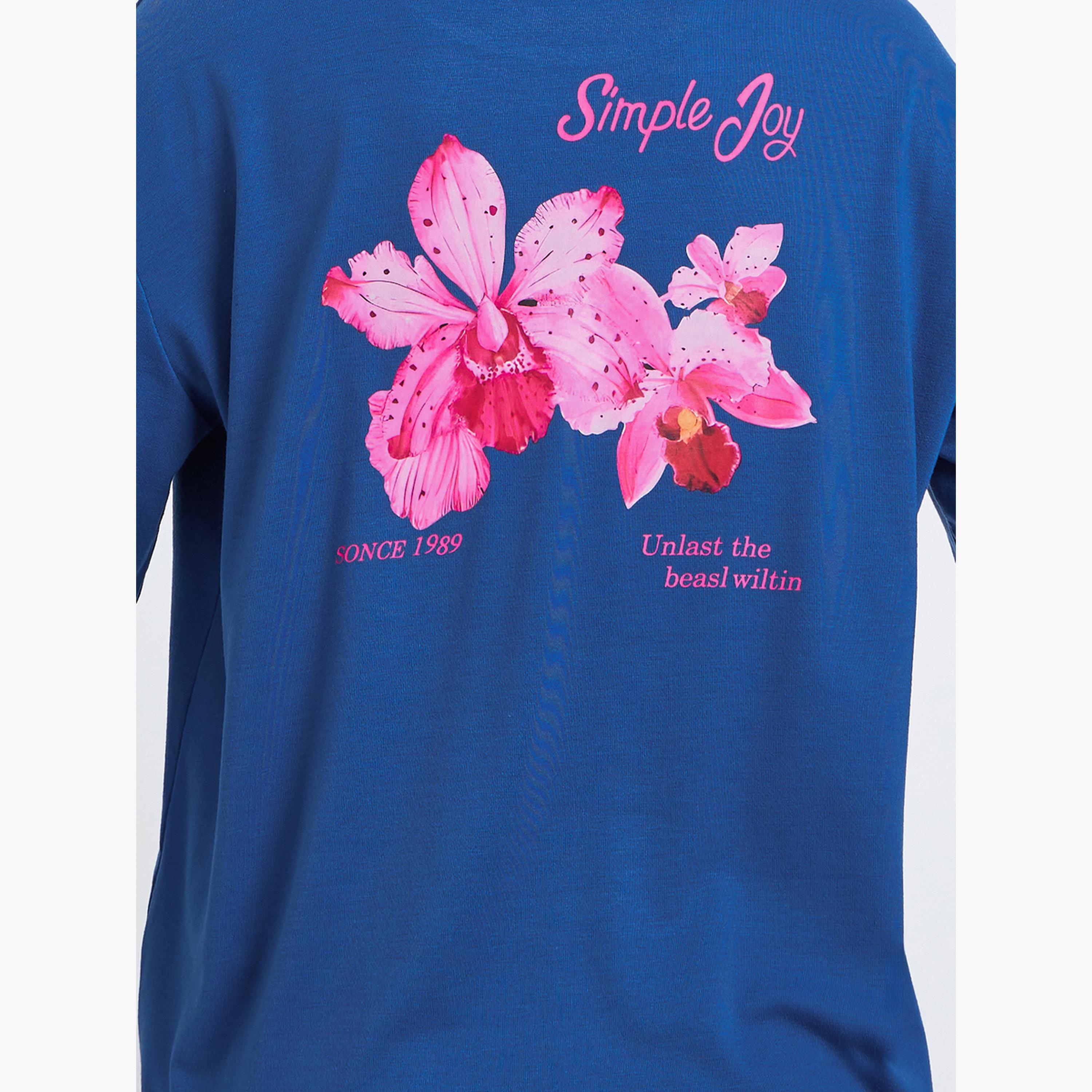 تيشيرت بأكمام طويلة وطبعة جرافيك-women-clothing-tshirts-image-4