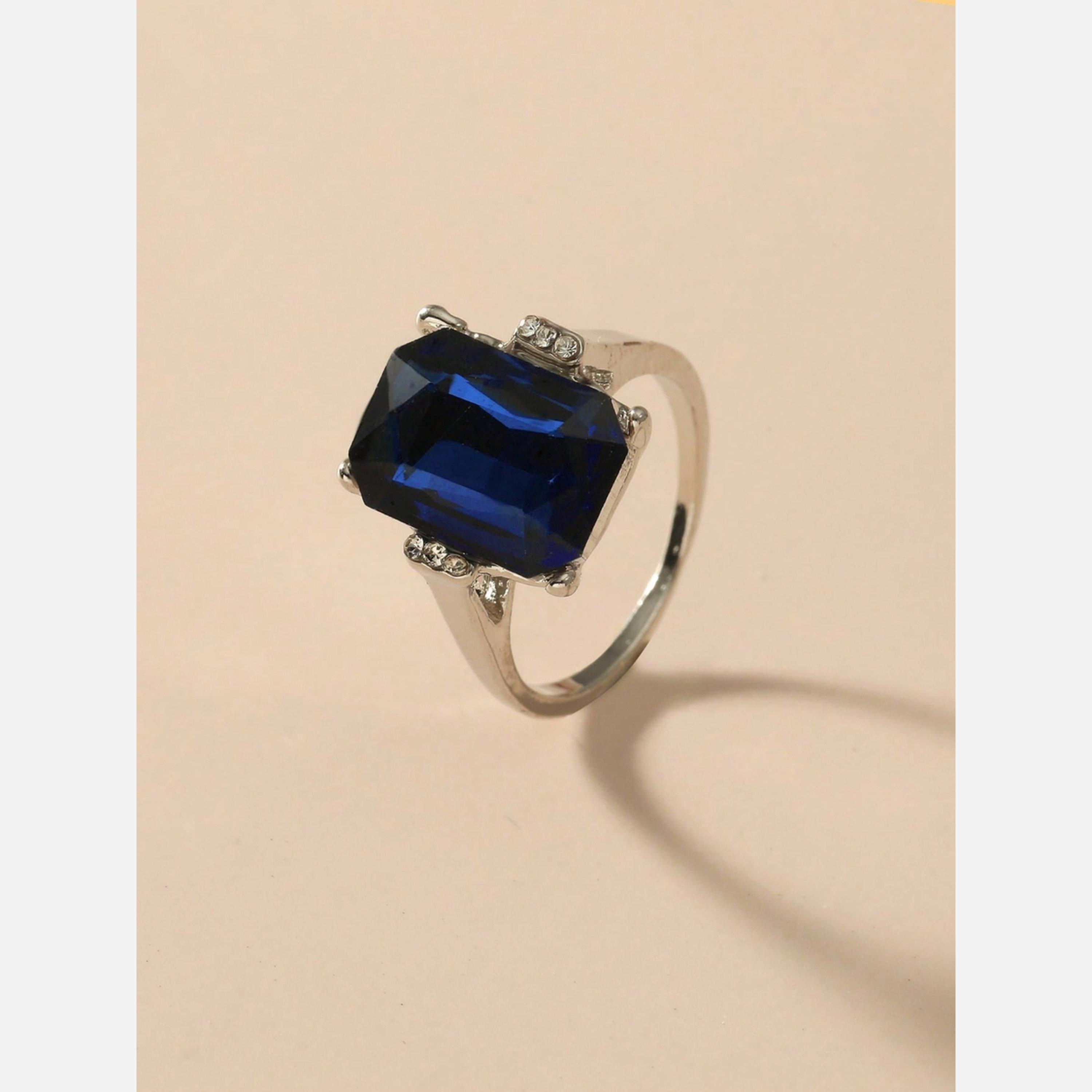 تيك تو - خاتم مربع مرصع بالأحجار الكريمة-women-watchesandjewellery-jewellery-rings-image-3