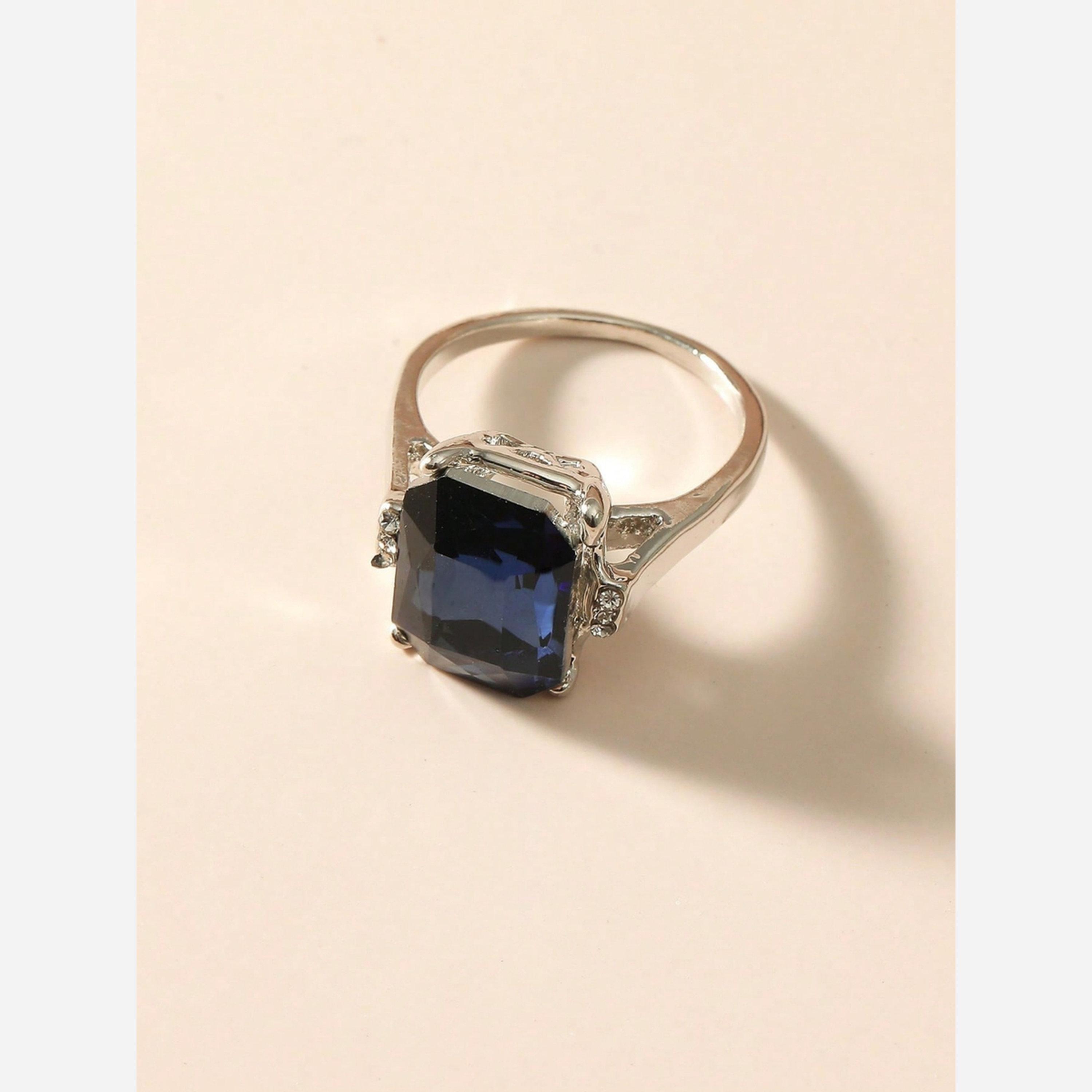 تيك تو - خاتم مربع مرصع بالأحجار الكريمة-women-watchesandjewellery-jewellery-rings-image-2