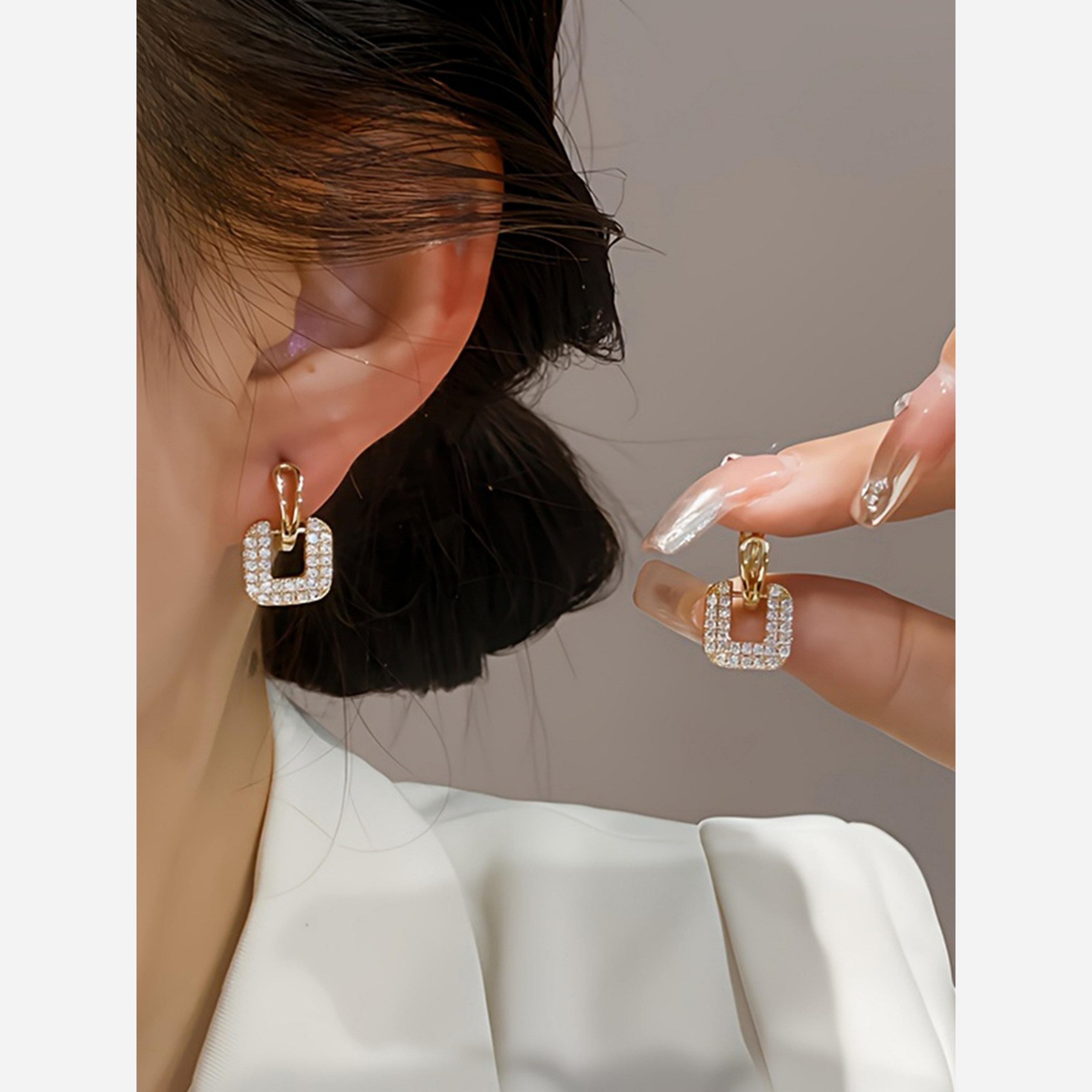 تيك تو - أقراط مربعة مرصعة بأحجار الراين-women-watchesandjewellery-jewellery-earrings-image-2