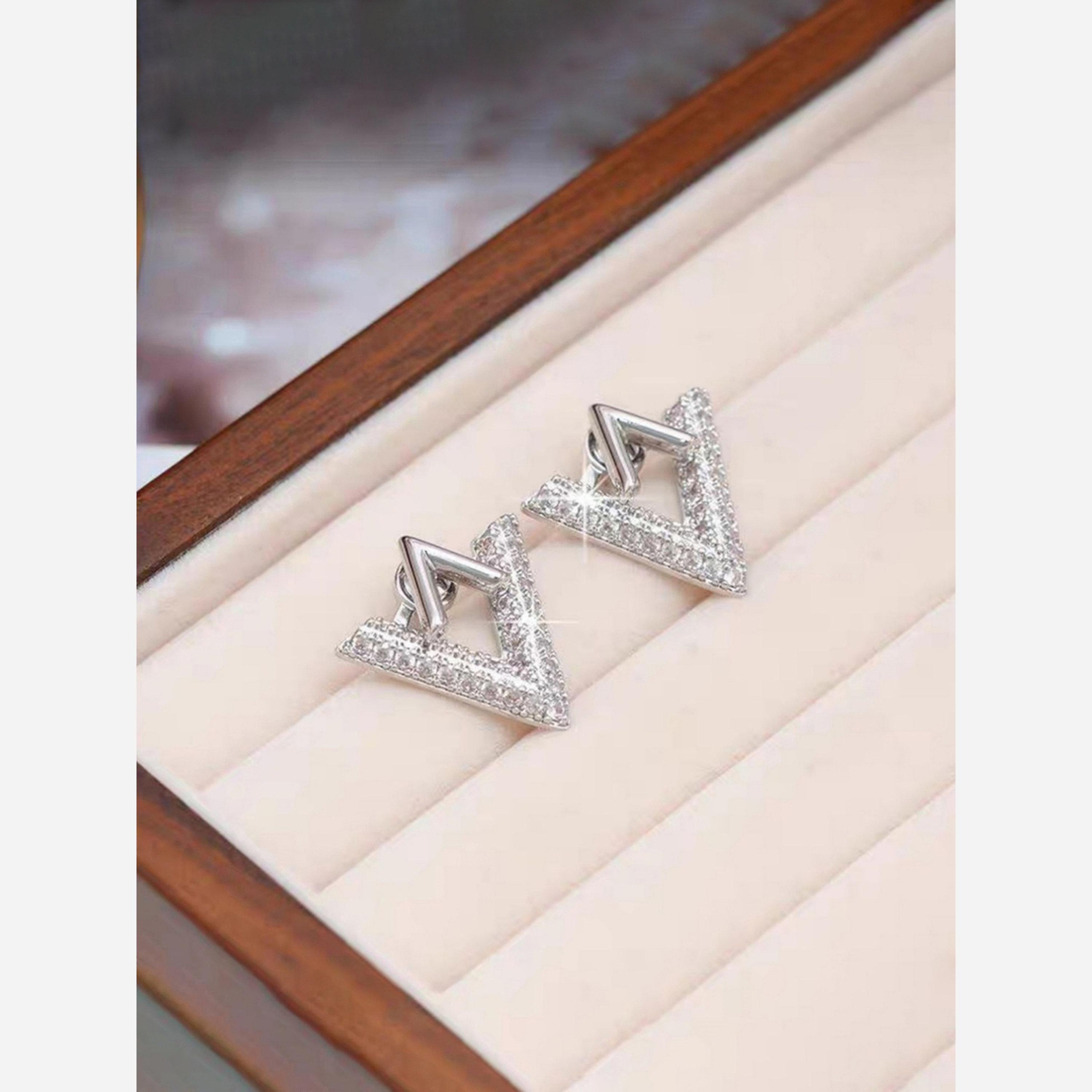 تيك تو - أقراط حرف V مرصعة بالأحجار البراقة-women-watchesandjewellery-jewellery-earrings-image-3