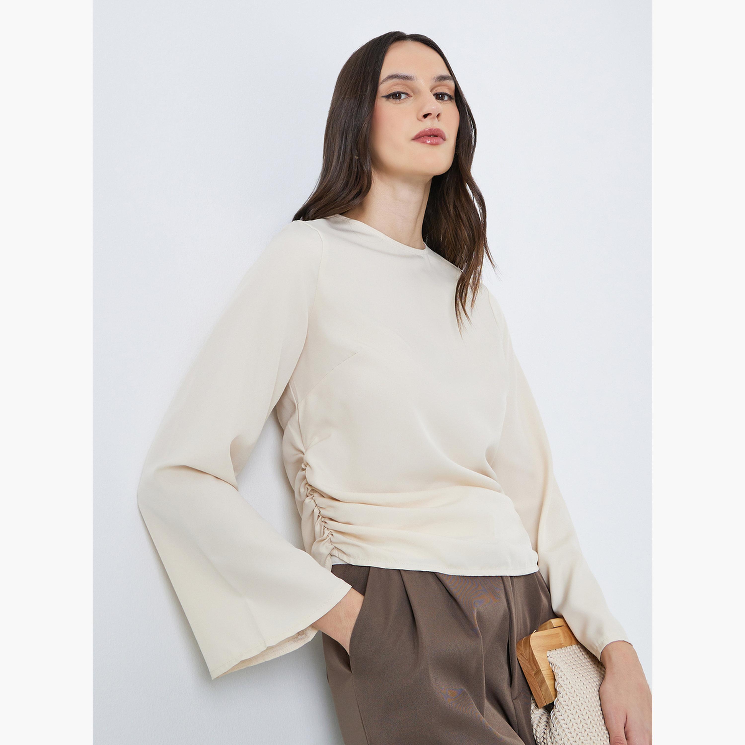 بلوزة بأكمام طويلة وتفاصيل مزمومة-women-clothing-shirtsandblouses-blouses-image-1