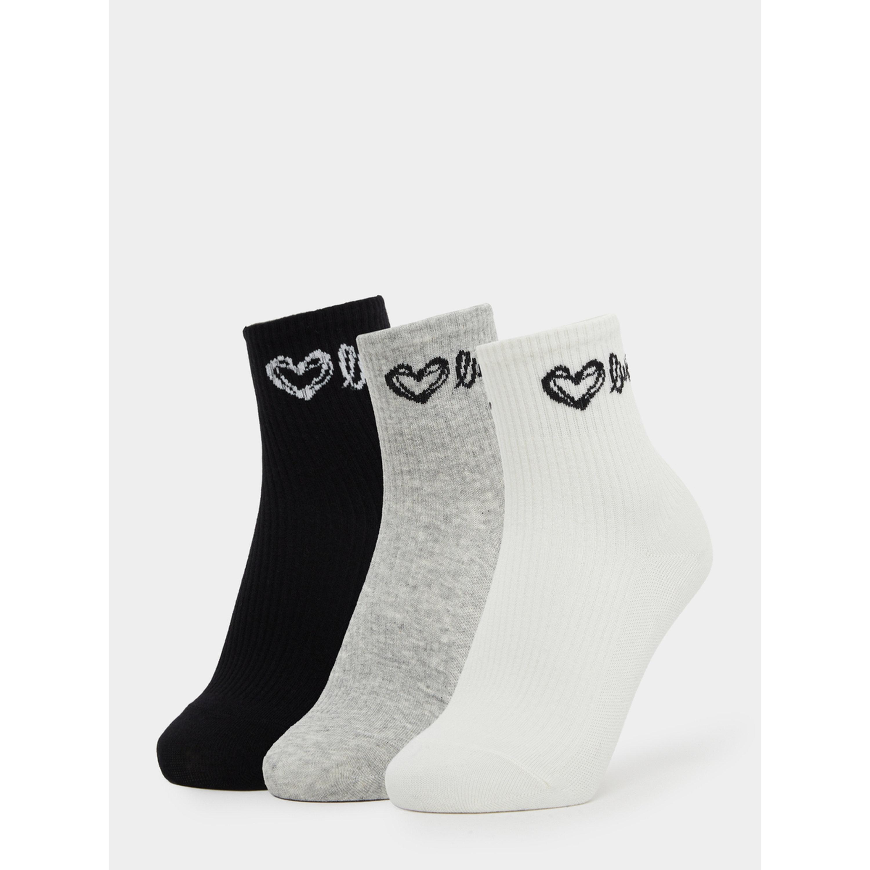 طقم من 3 أزواج - جوارب كاحل بطبعة قلب-women-socksandstockings-image-1
