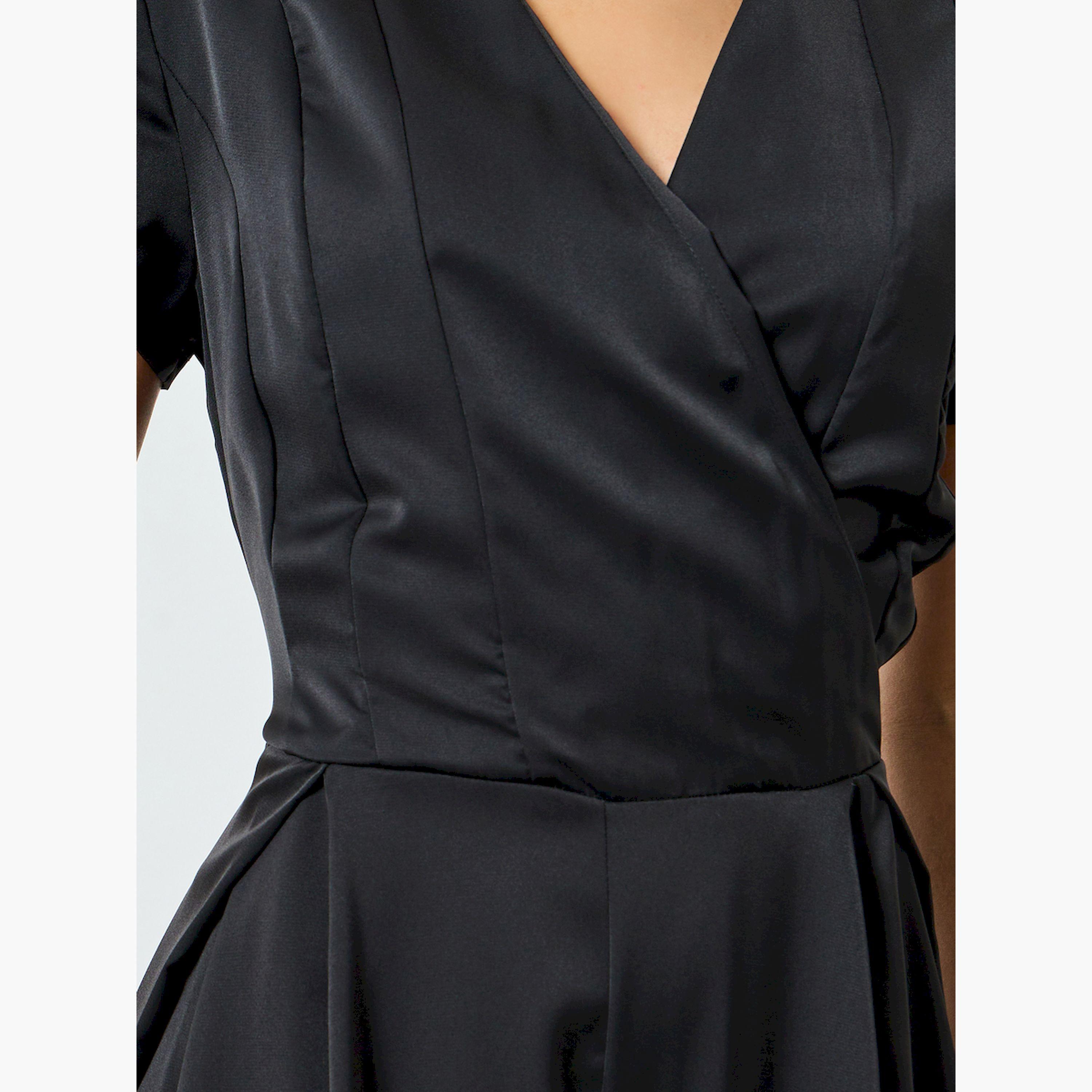 جمبسوت بأرجل واسعة ونمط لف مع أكمام قصيرة-women-clothing-jumpsuits-image-5