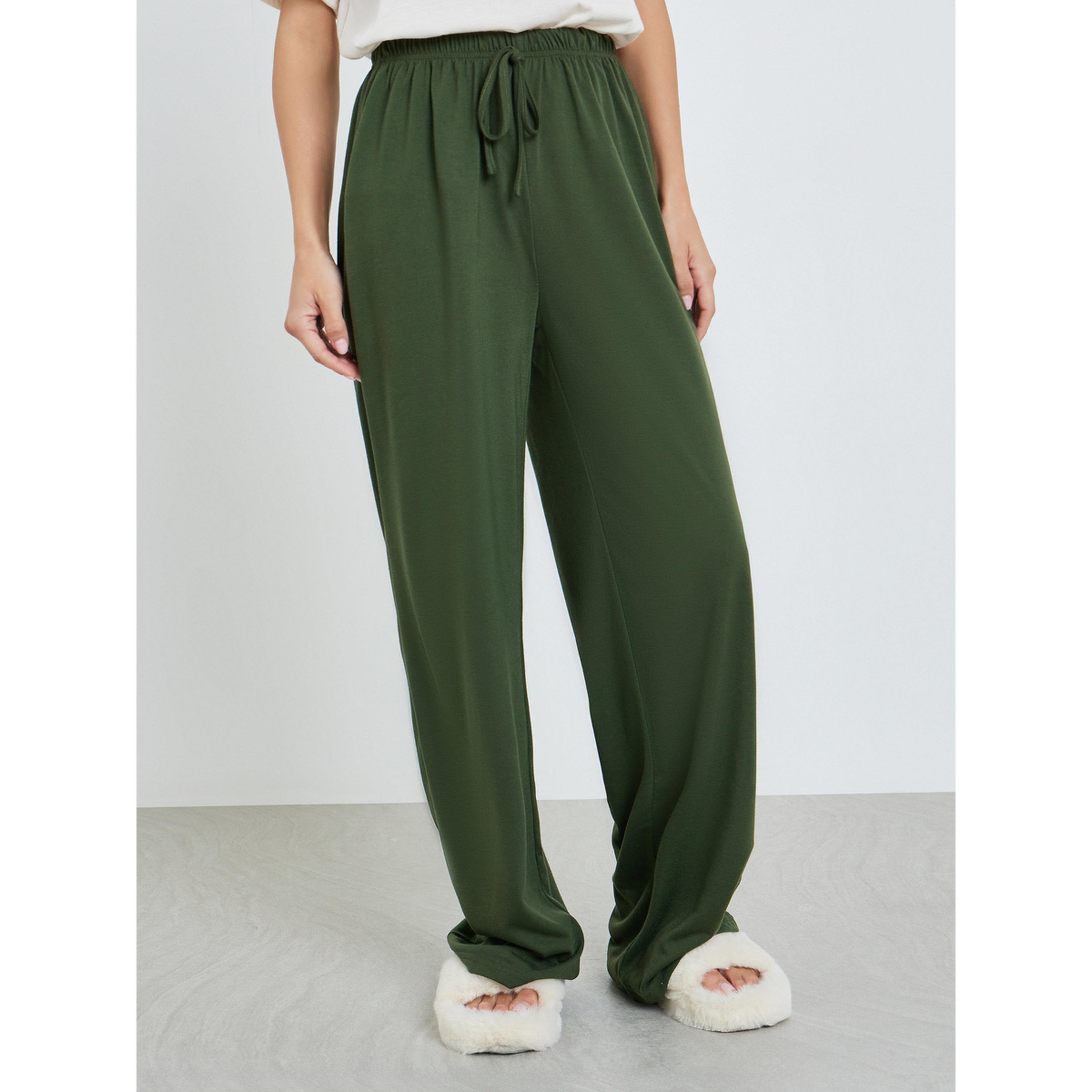 طقم بيجاما من بنطال بأرجل مستقيمة وتيشيرت مطبع-women-clothing-nightwear-pyjamas-longsets-image-4