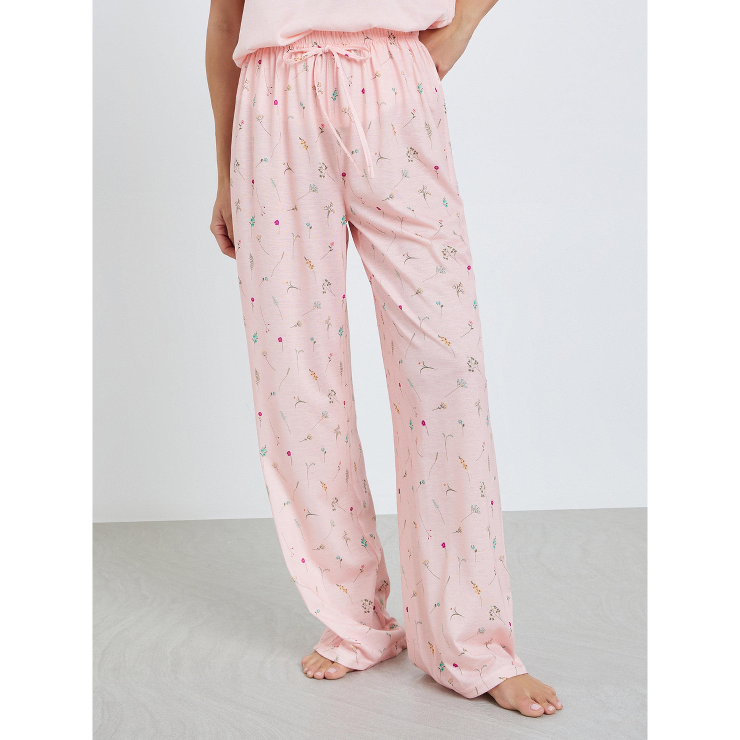 طقم بيجاما من بنطال وتيشيرت بطبعة جرافيك-women-clothing-nightwear-pyjamas-longsets-image-5