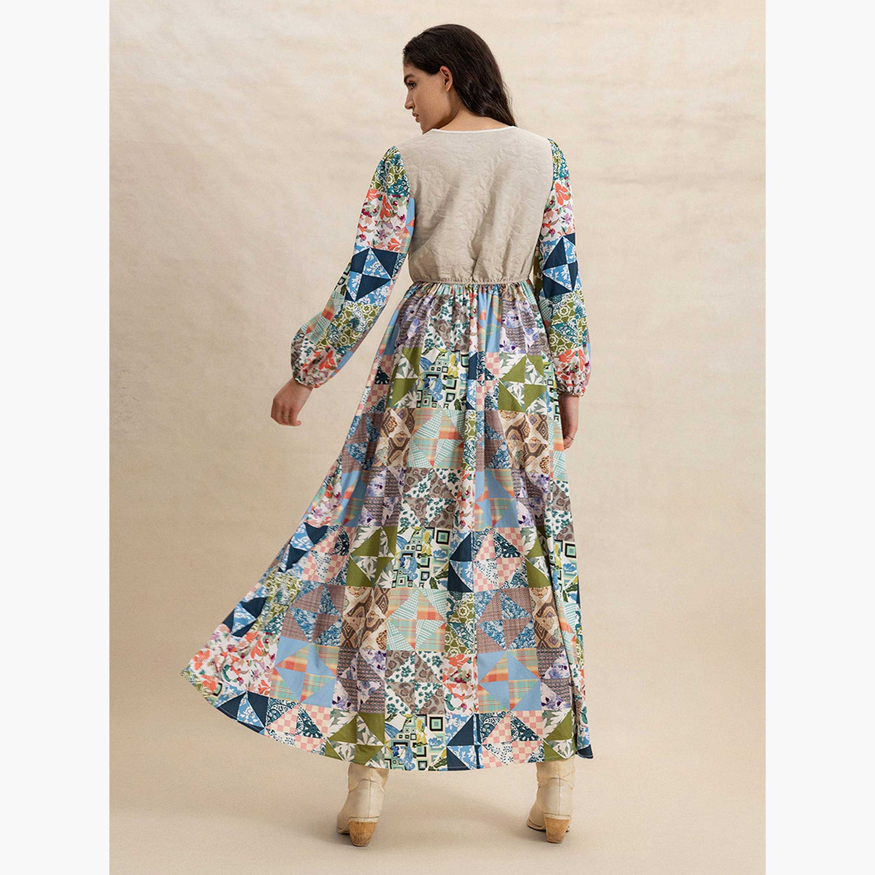 فستان ماكسي بأكمام طويلة وفتحة رقبة على شكل حرف V مزينة بتطريز من تيك تو-women-clothing-dresses-image-5
