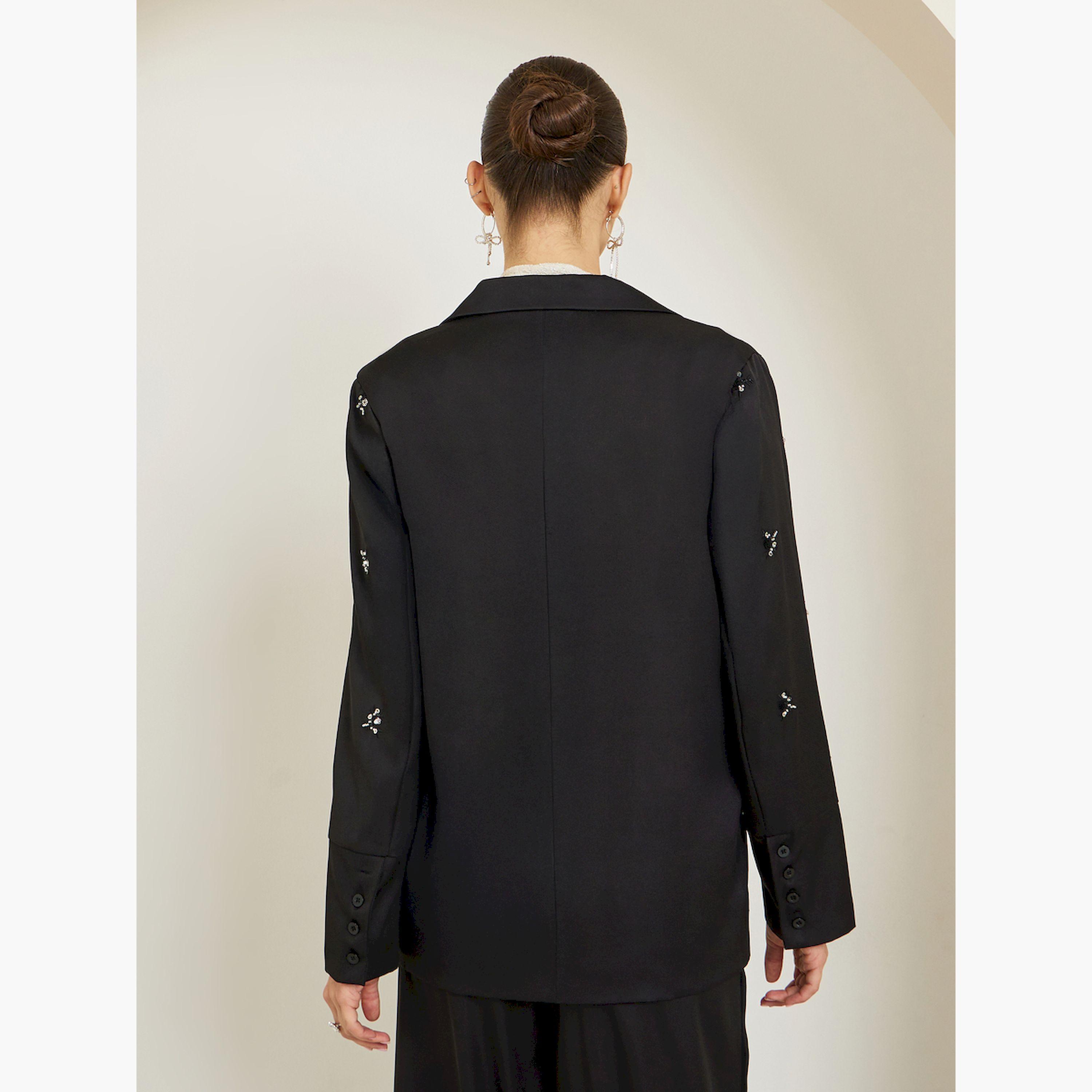 بليزر بقصة عادية مزين-women-clothing-coatsandjackets-blazers-image-4
