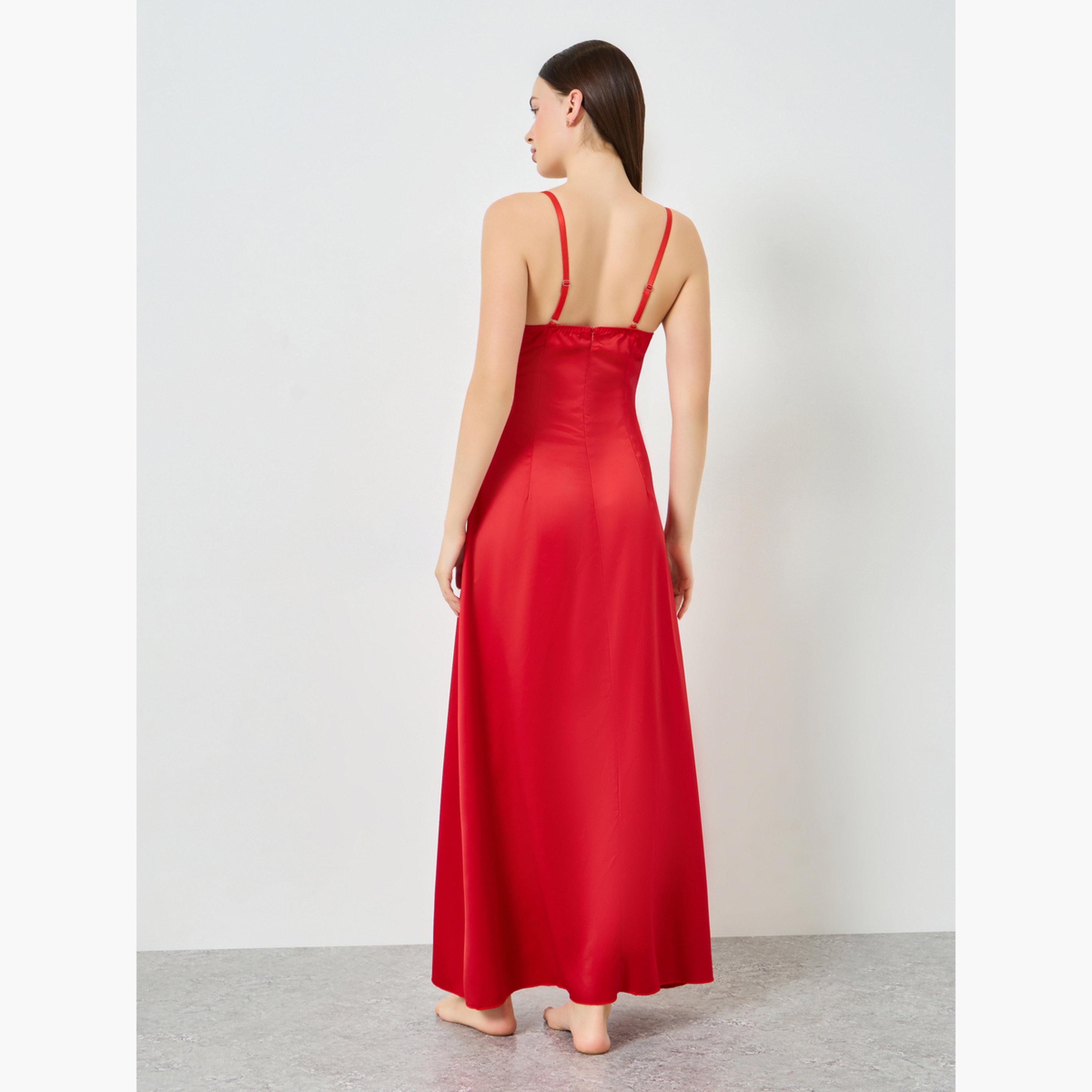 قميص نوم ساتان أحمر بتفاصيل دانتيل-women-clothing-lingerie-babydollsandbodysuits-image-5