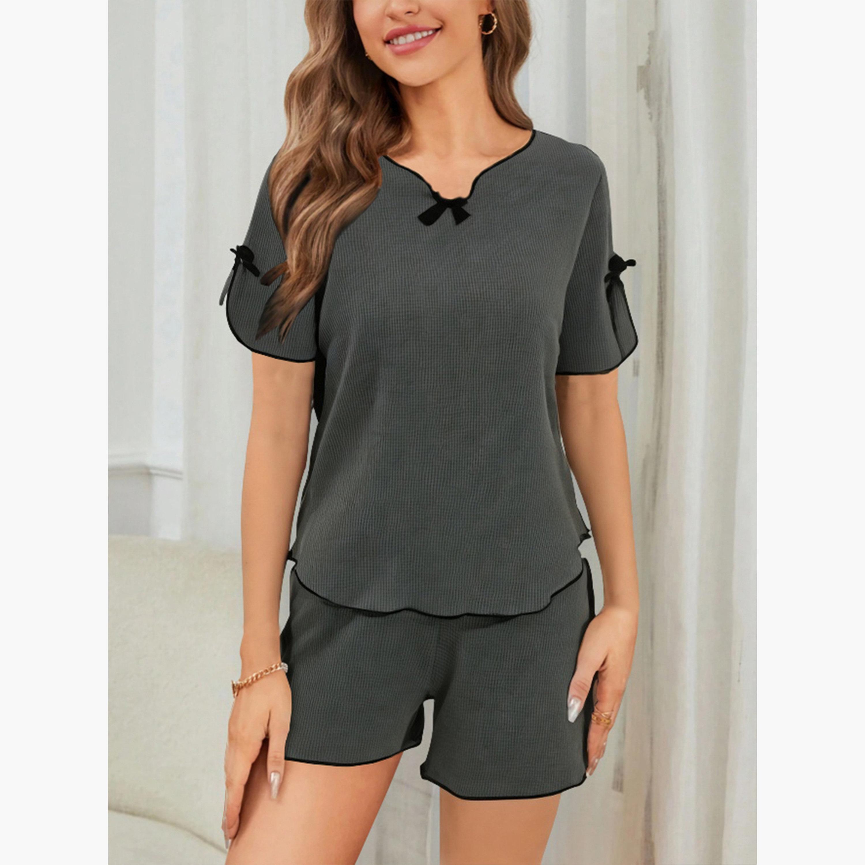 طقم بلوزة وشورت من نسيج وافل بفيونكة-women-clothing-nightwear-pyjamas-shortsets-image-4