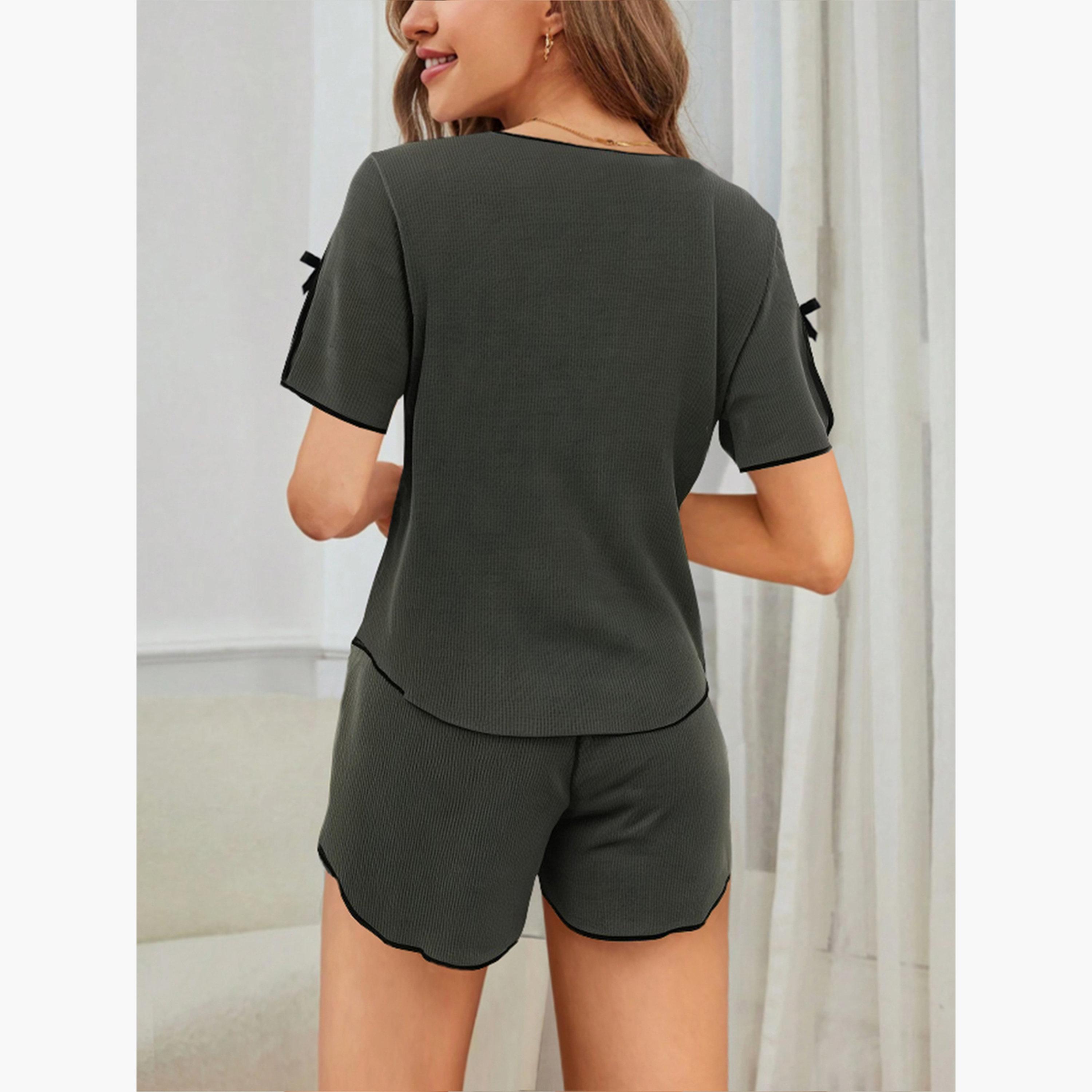 طقم بلوزة وشورت من نسيج وافل بفيونكة-women-clothing-nightwear-pyjamas-shortsets-image-5