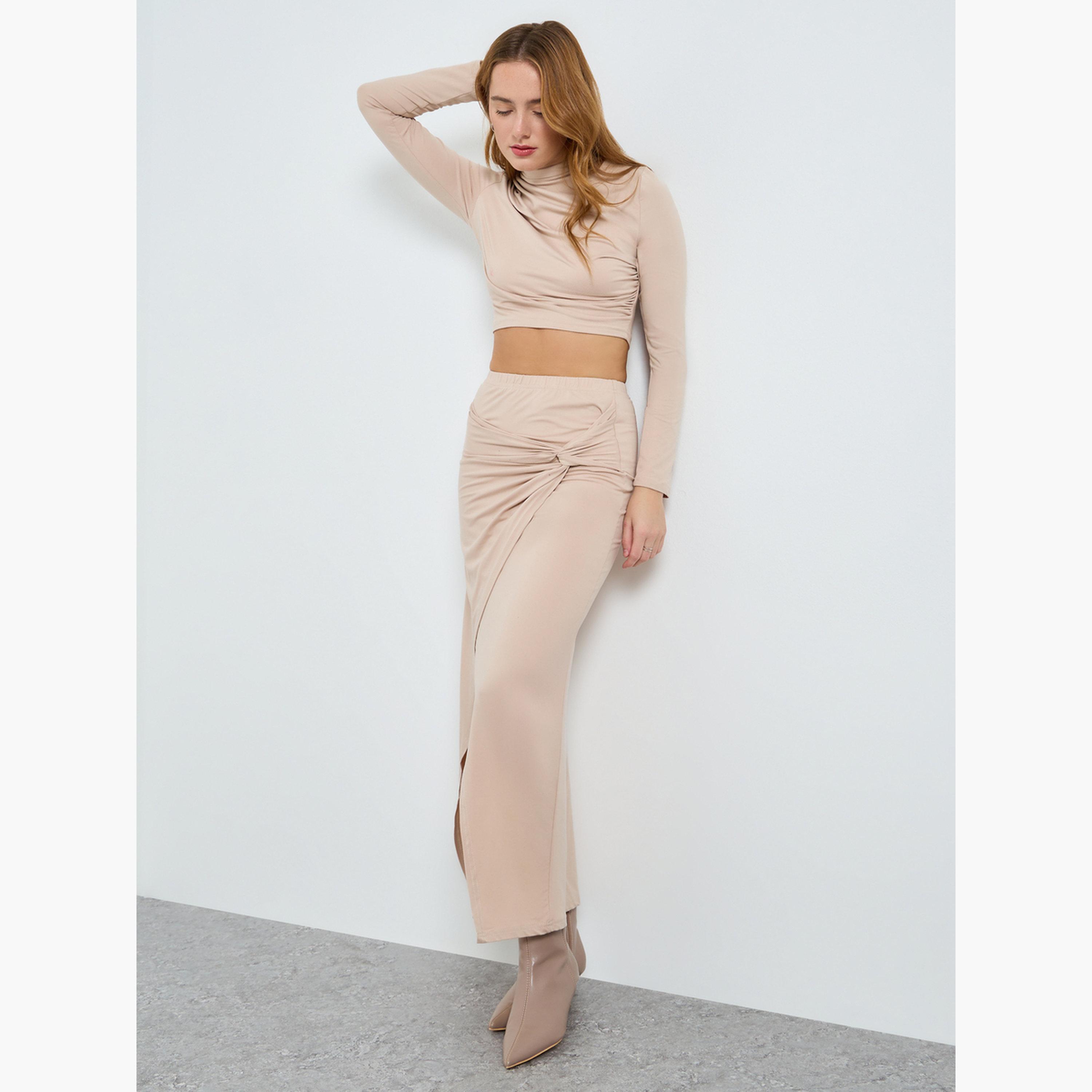 طقم بلوزة قصيرة بياقة عالية وتنورة بفتحة حافة للنساء-women-clothing-coordsets-image-3