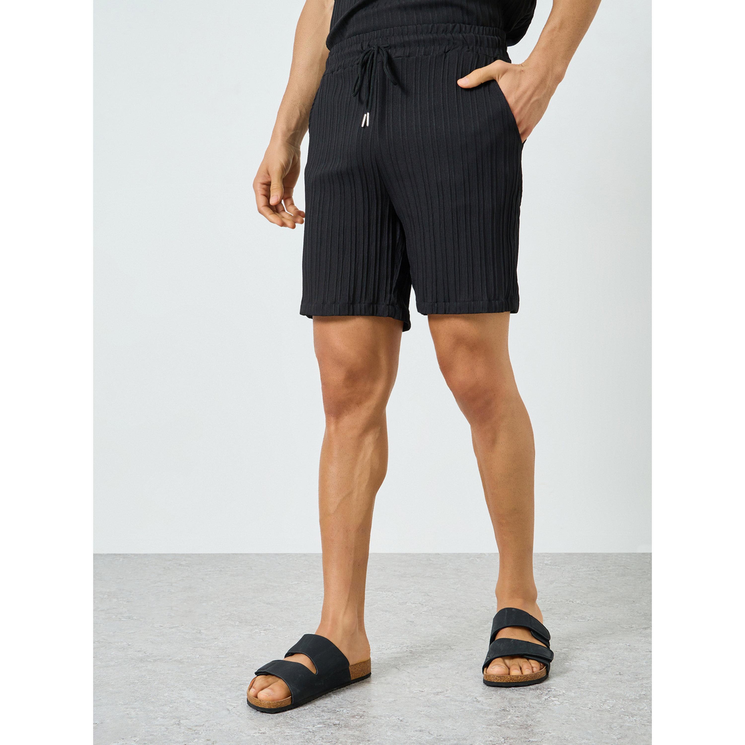 طقم منسق من شورت وتيشيرت بتفاصيل بارزة الملمس-men-clothing-coordsets-image-4