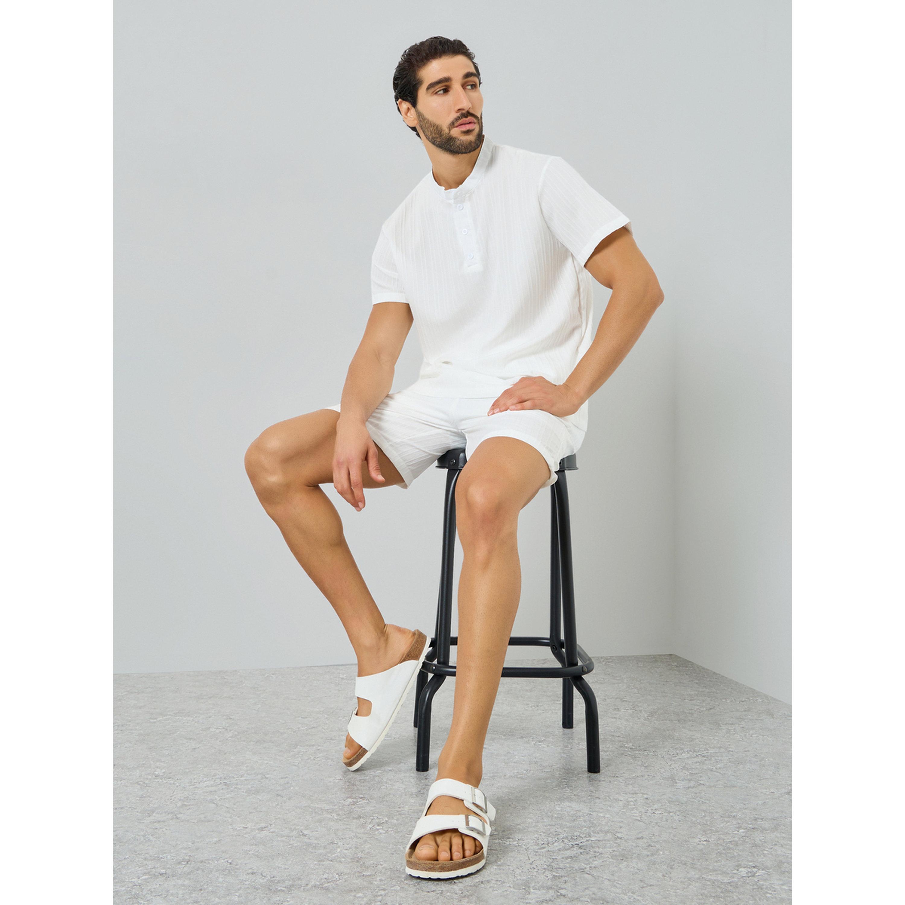 طقم منسق من شورت وتيشيرت بتفاصيل بارزة الملمس-men-clothing-coordsets-image-2