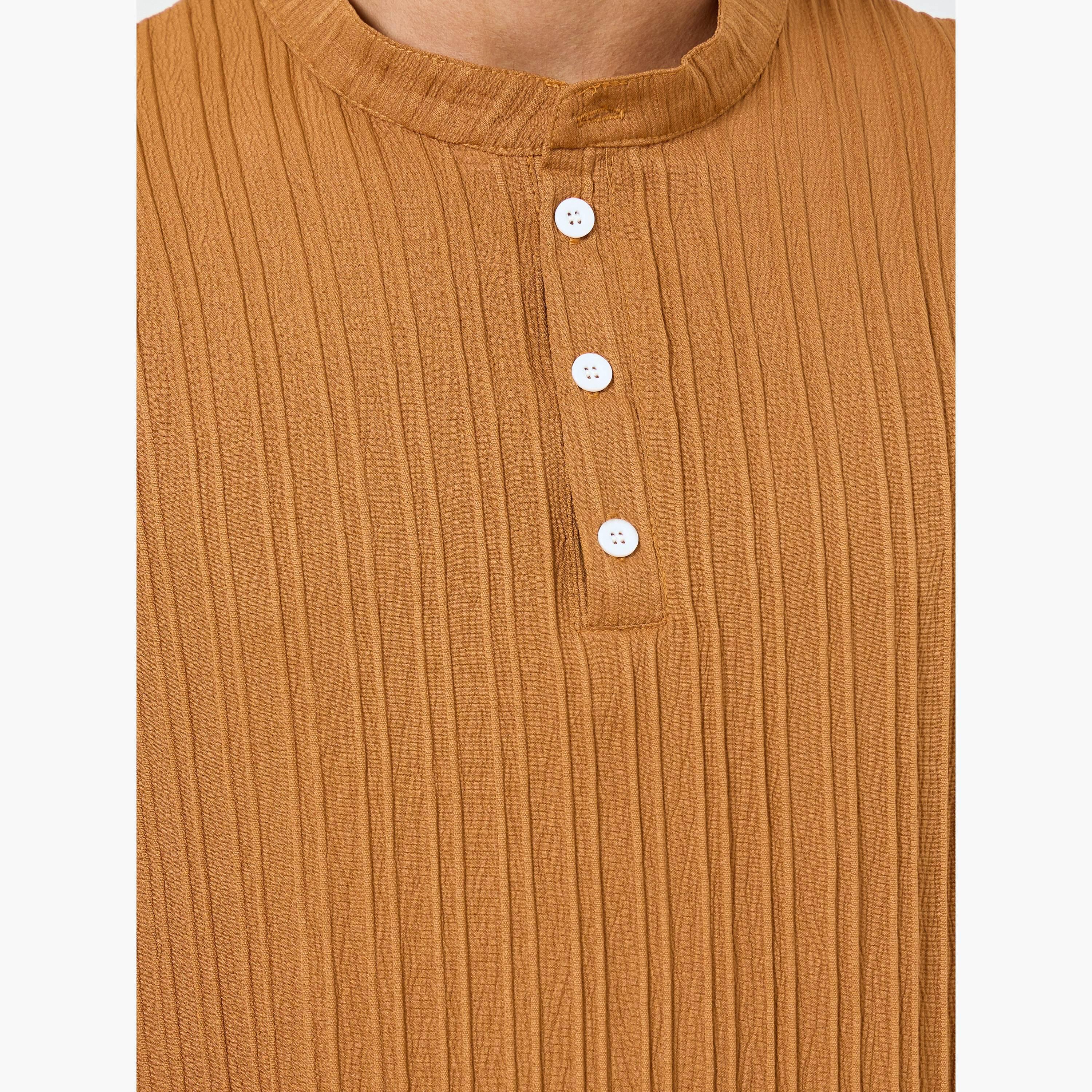 طقم منسق من قميص بأكمام قصيرة وشورت للرجال-men-clothing-coordsets-image-3