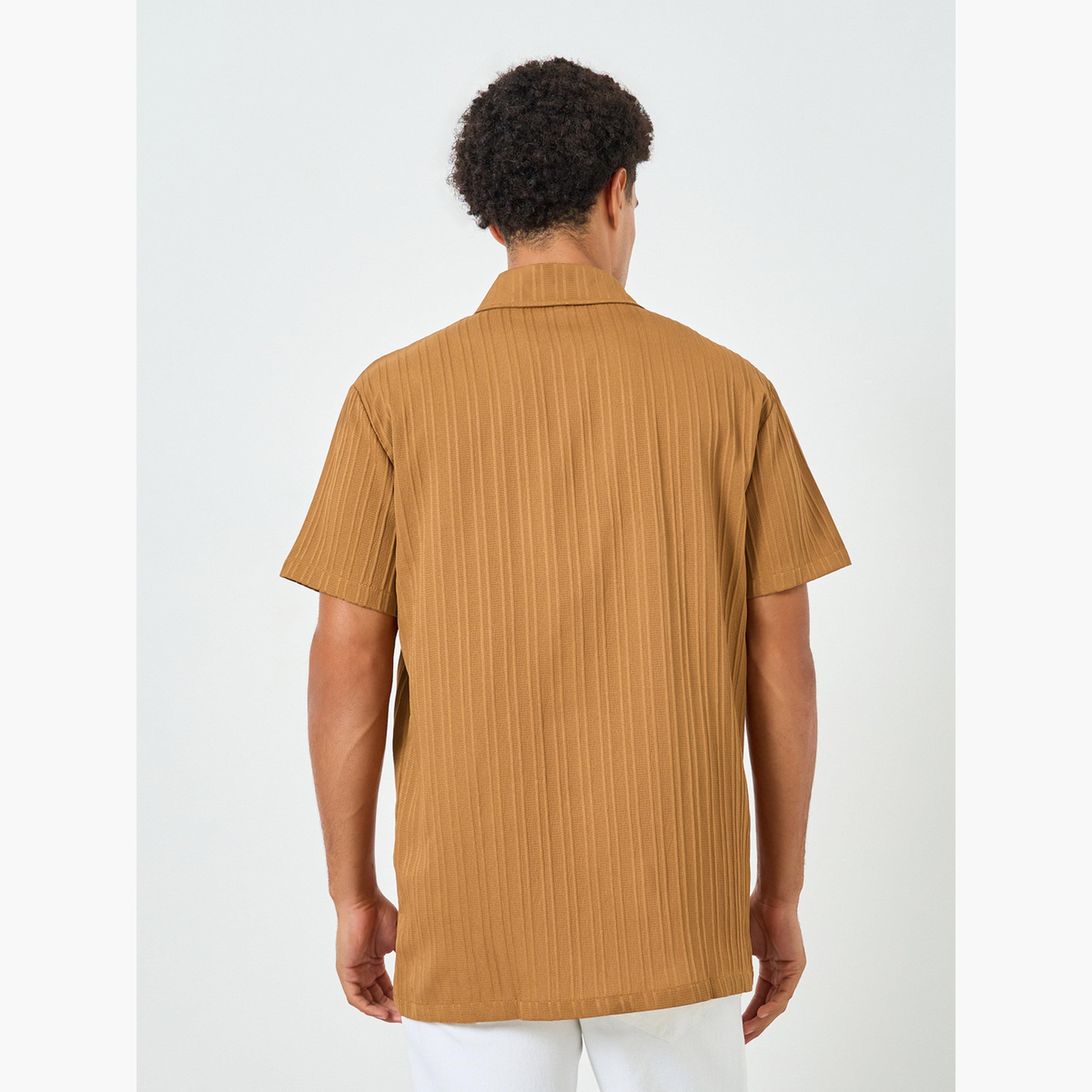 قميص بأكمام قصيرة وملمس بارز للرجال-men-clothing-shirts-image-4