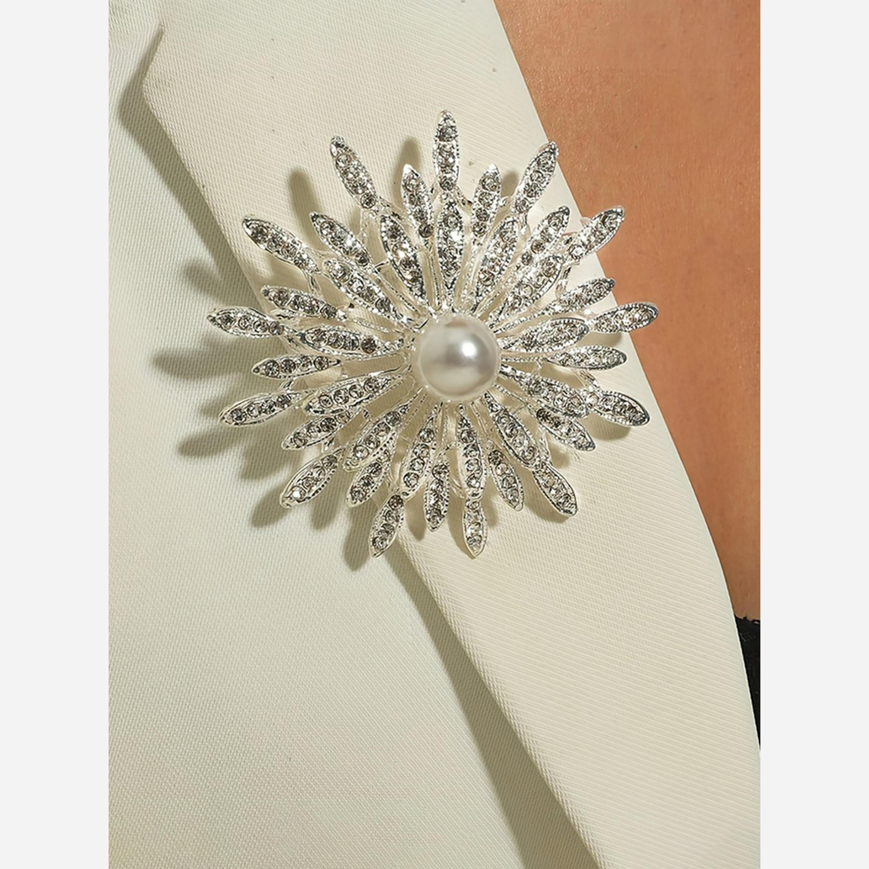 تيك تو - بروش زهرة من الكريستال الفضي مع لؤلؤ صناعي-women-watchesandjewellery-jewellery-brooches-image-5