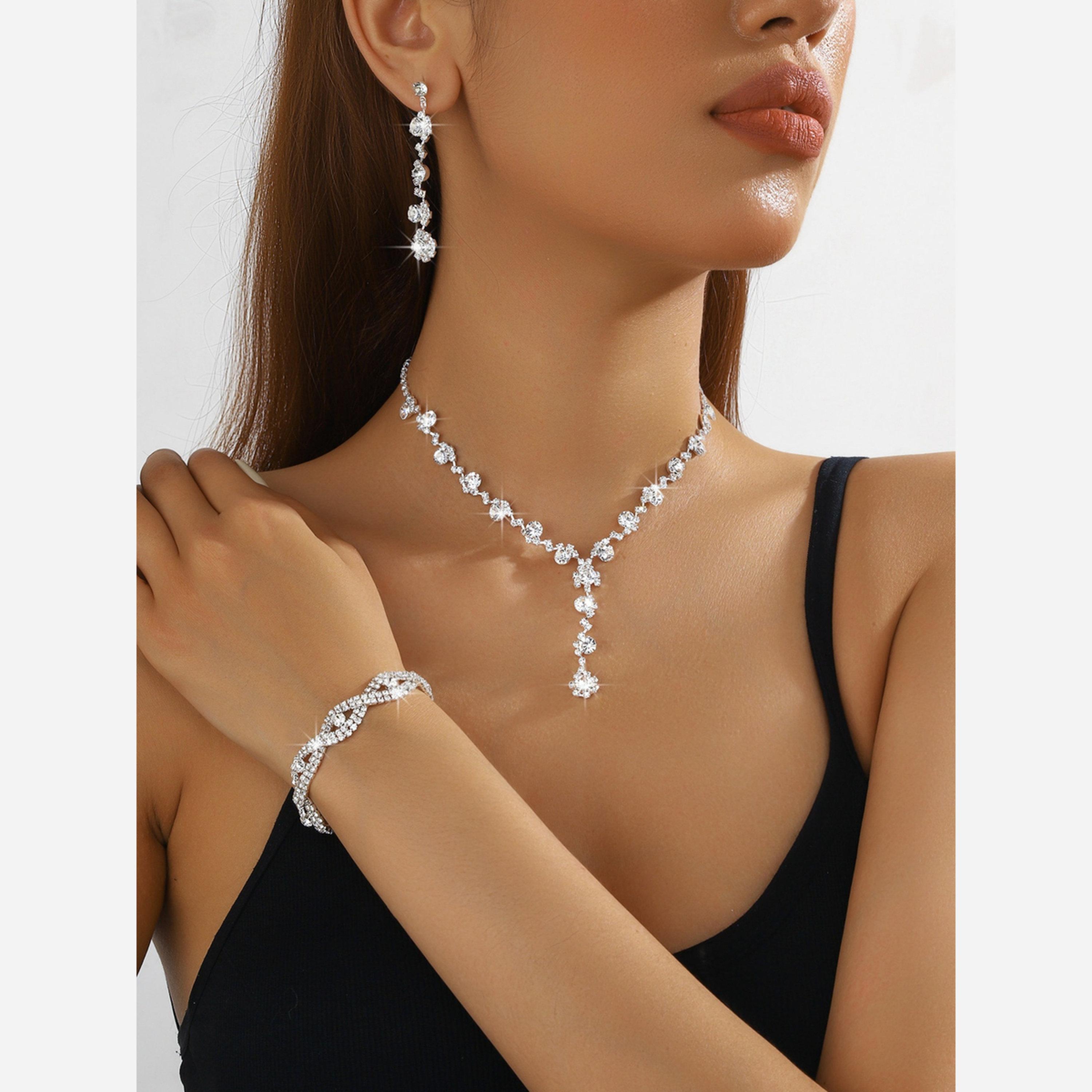 تيك تو - طقم قلادة وأقراط وسوار مزين بالفضة-women-watchesandjewellery-jewellery-jewellerysets-image-2